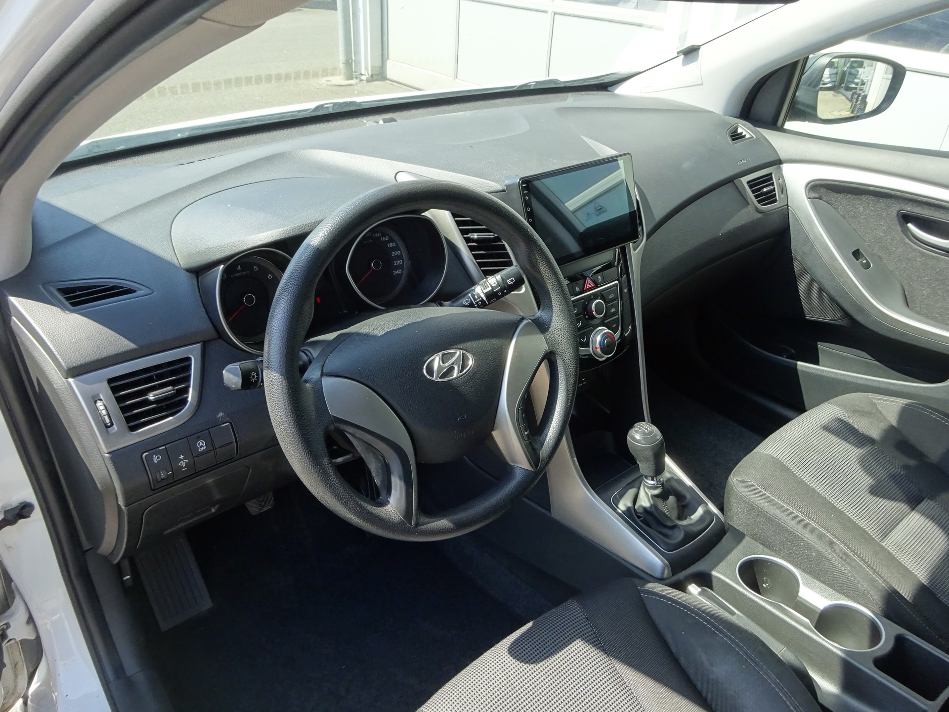 HYUNDAI i30 1.4 Comfort-image-7