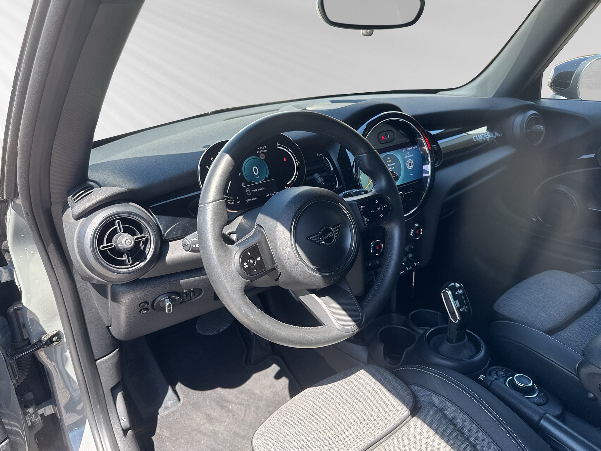 MINI Cooper Camden Edition Steptronic DKG-image-3