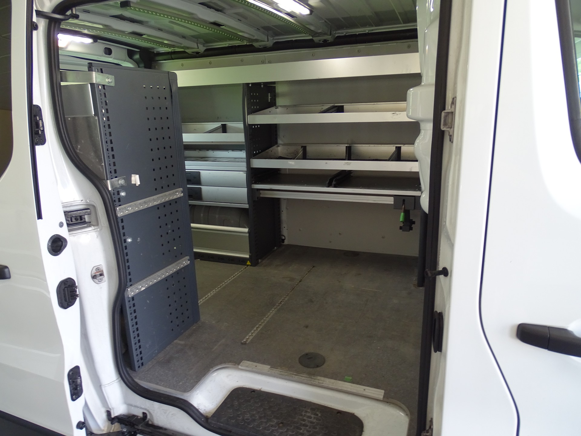 OPEL Vivaro 1.6 BiTurbo CDTI ecoFLEX 2.9t L1H1-image-8