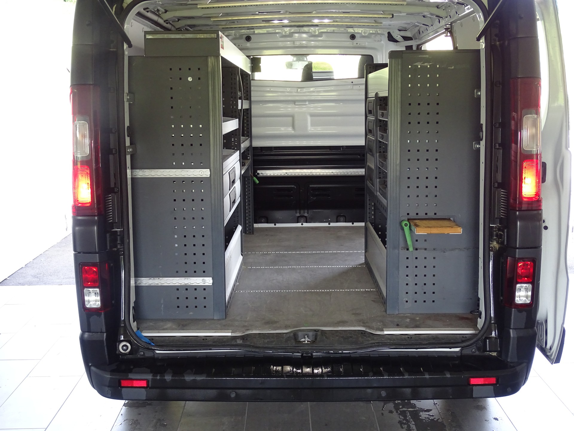 OPEL Vivaro 1.6 BiTurbo CDTI ecoFLEX 2.9t L1H1-image-12