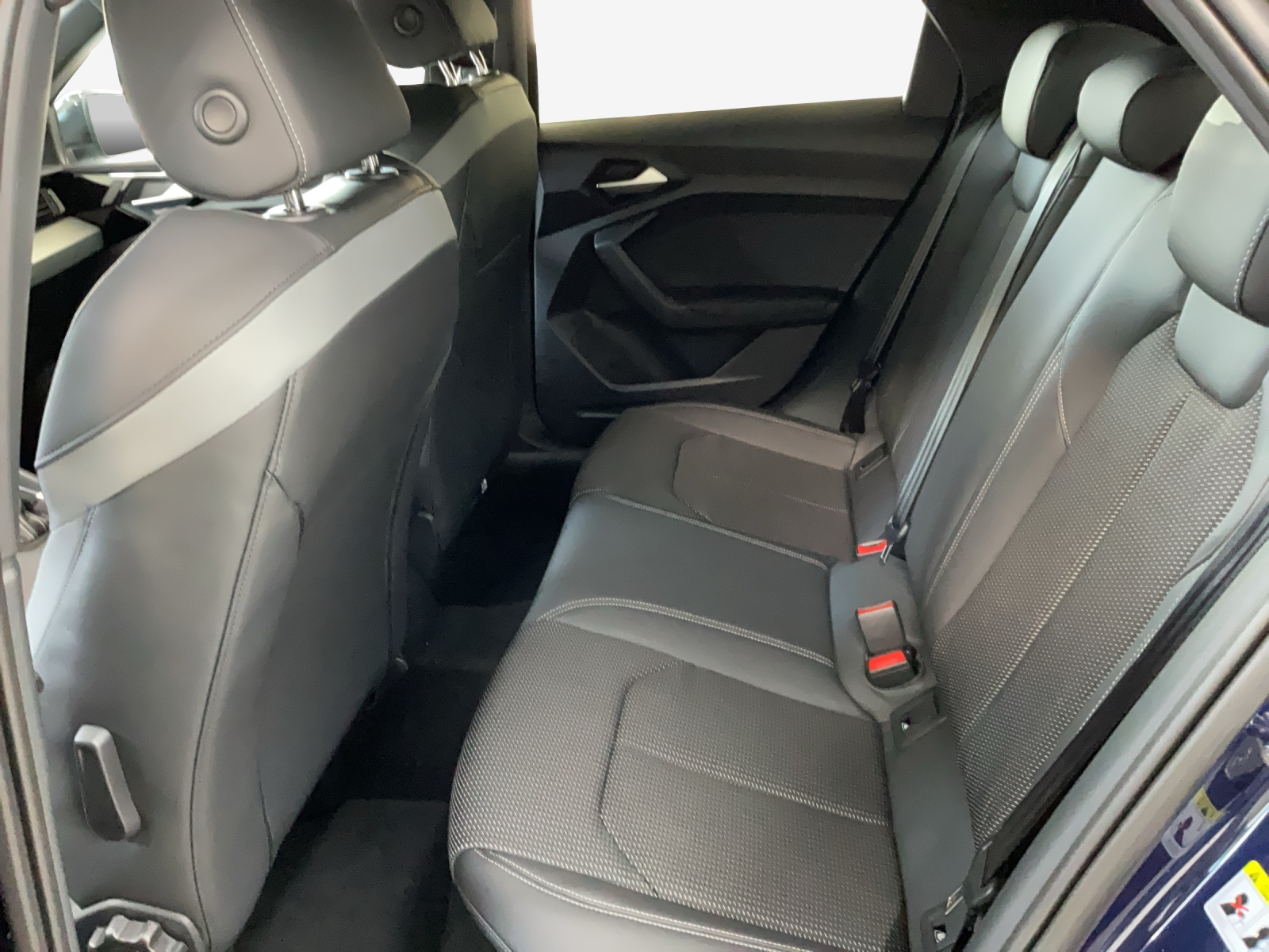AUDI A1 Sportback 40 TFSI S Line S-tronic-image-11