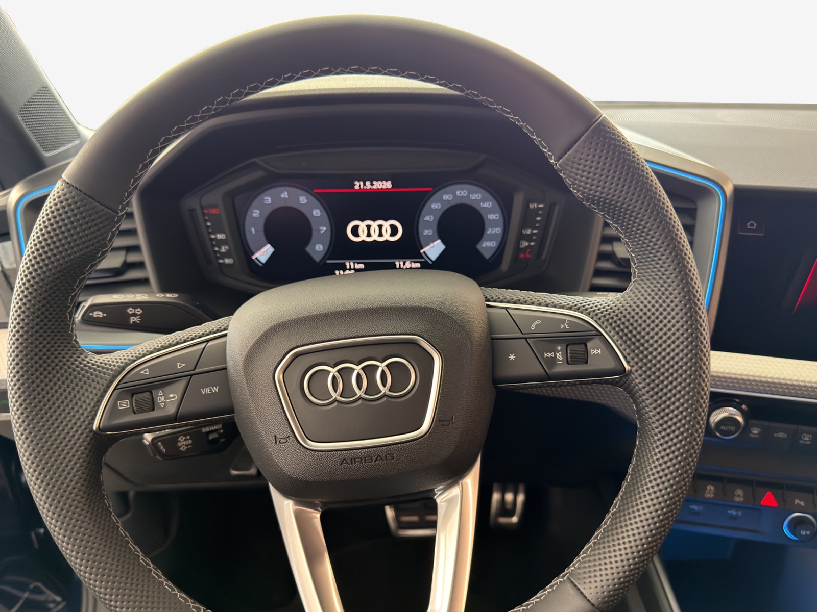AUDI A1 Sportback 40 TFSI S Line S-tronic-image-9