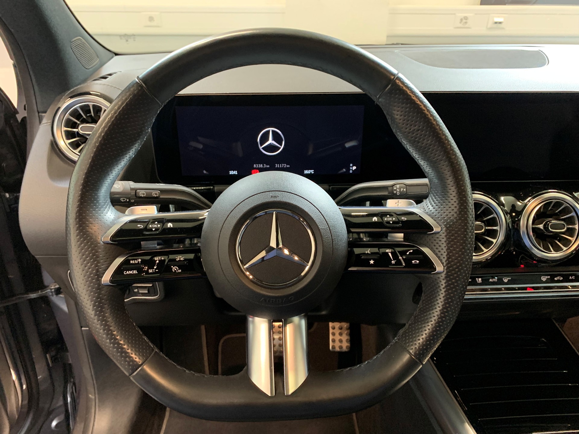 MERCEDES-BENZ GLA 250 4Matic 8G-DCT-image-12