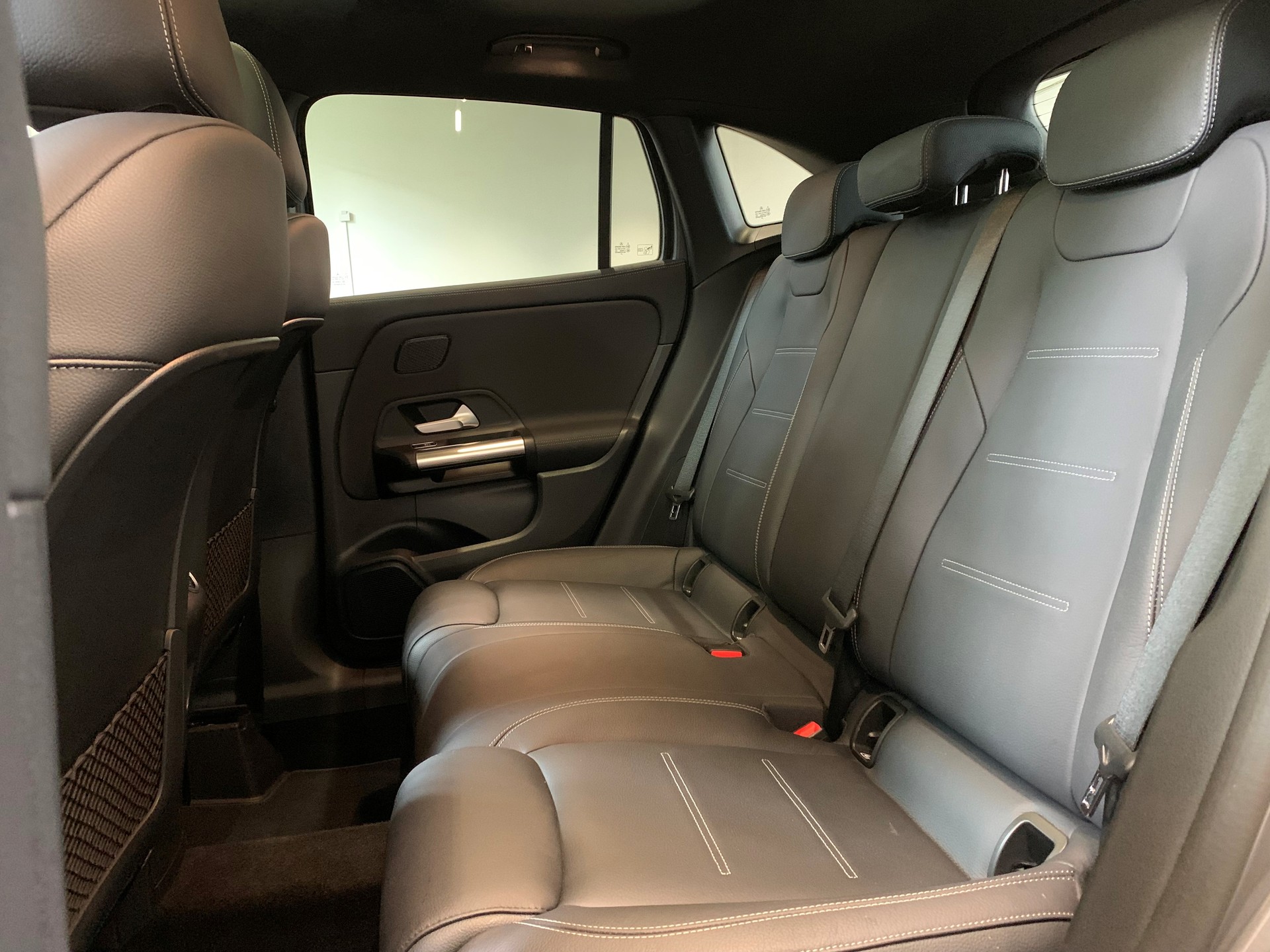 MERCEDES-BENZ GLA 250 4Matic 8G-DCT-image-9