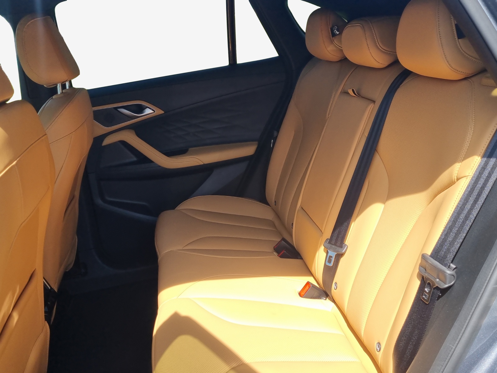 MG HS 1.5 T PHEV Luxury-image-12