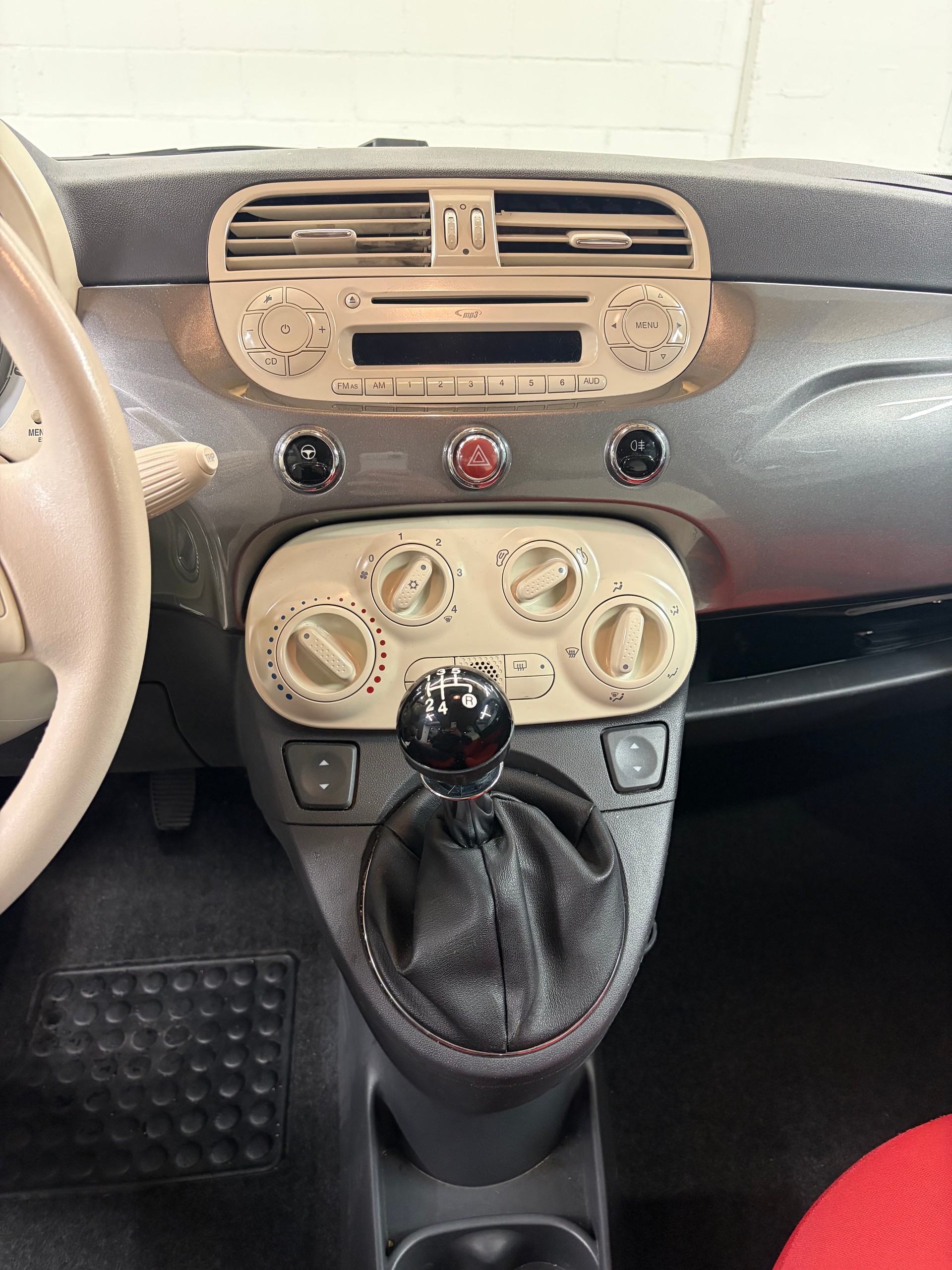 FIAT 500 1.2 Lounge-image-8