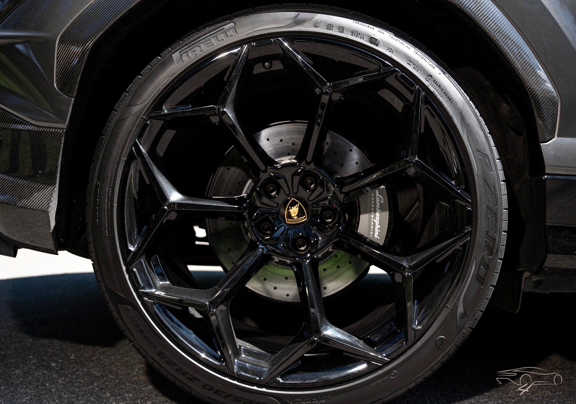 LAMBORGHINI Performante-image-8