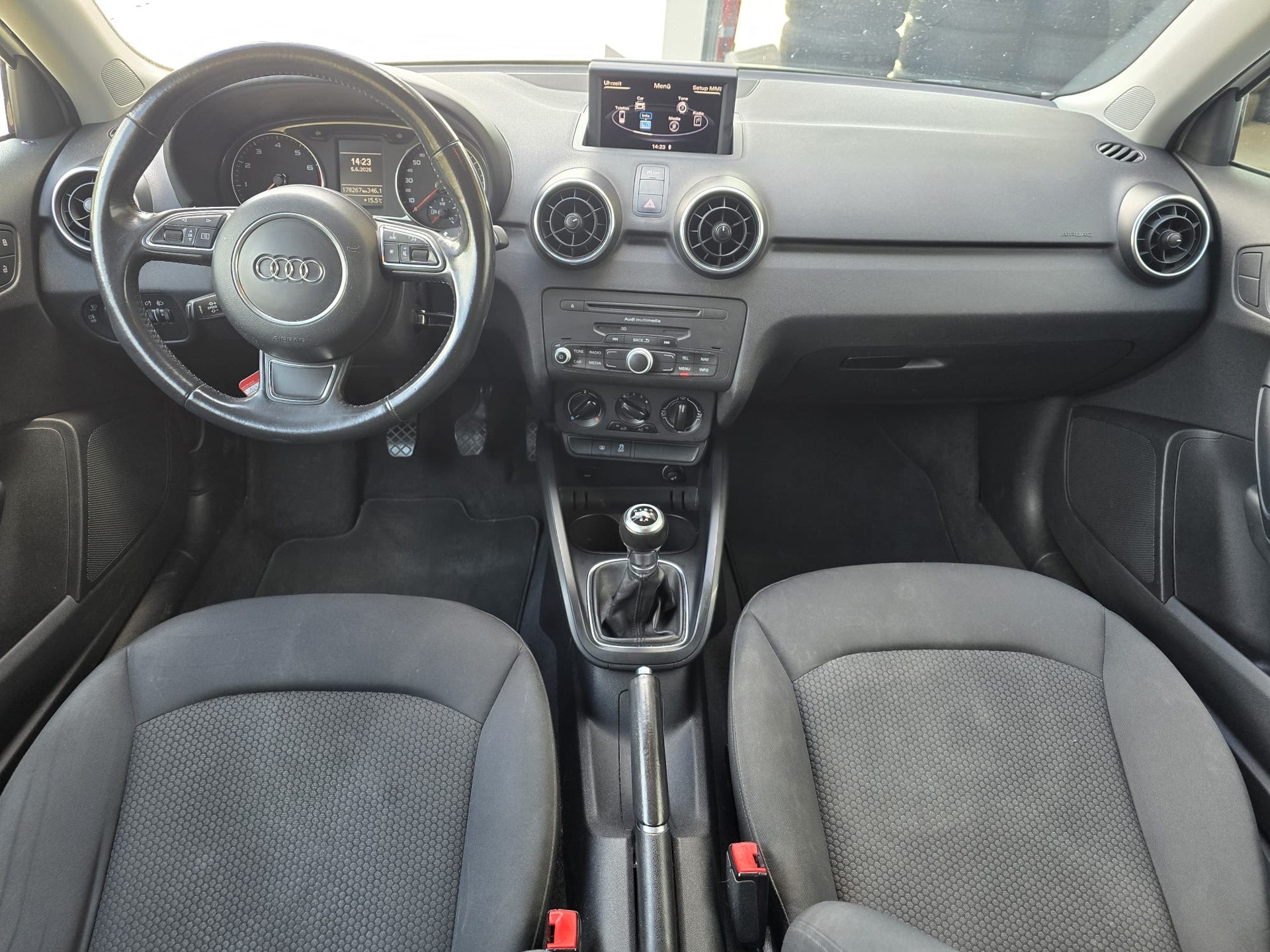 AUDI A1 1.2 TFSI Ambition-image-13