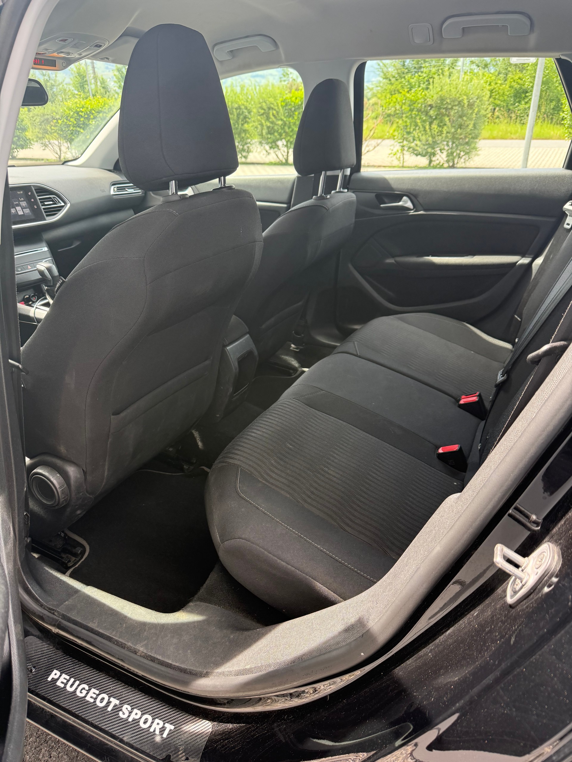 PEUGEOT 308 SW 1.6 BlueHDI Allure Automatic-image-9