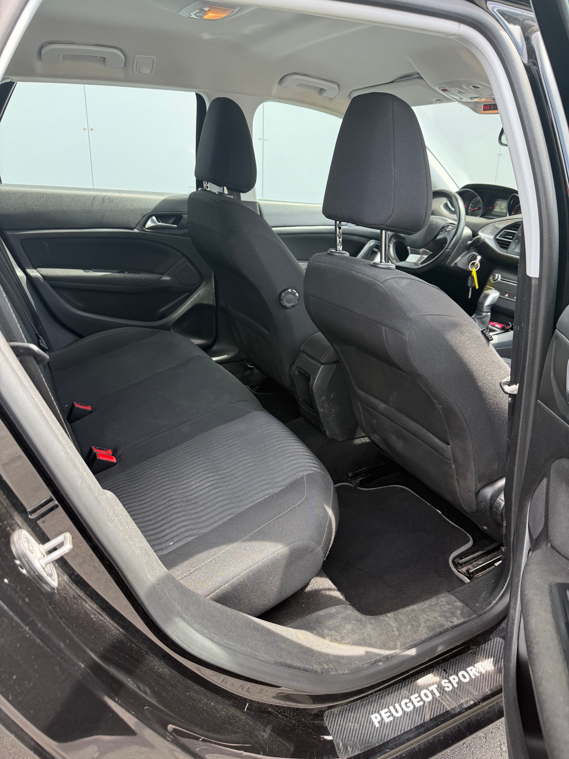 PEUGEOT 308 SW 1.6 BlueHDI Allure Automatic-image-10