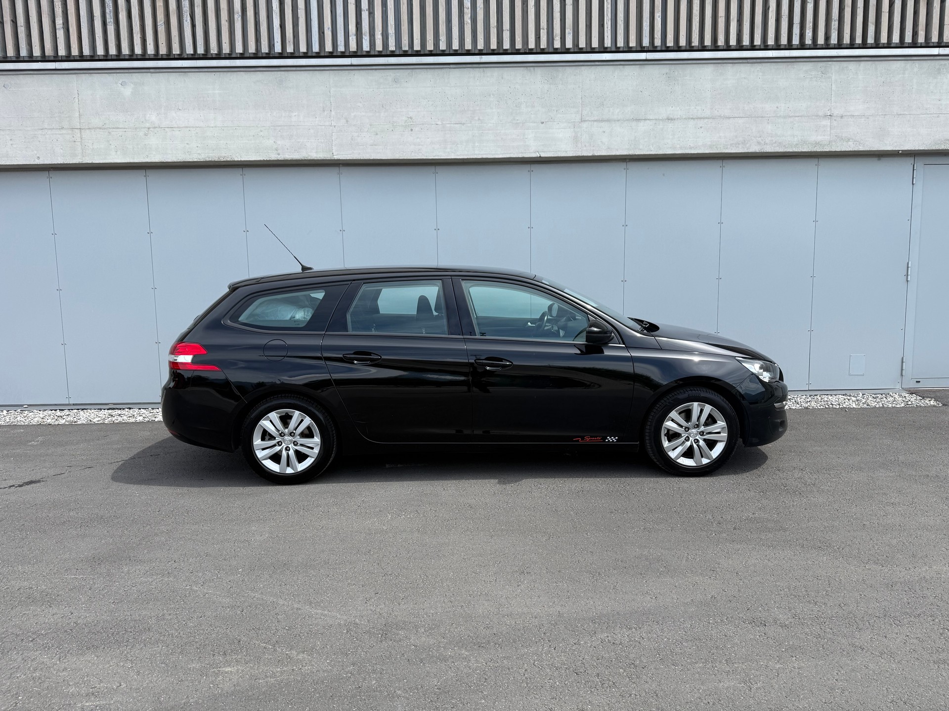 PEUGEOT 308 SW 1.6 BlueHDI Allure Automatic-image-6