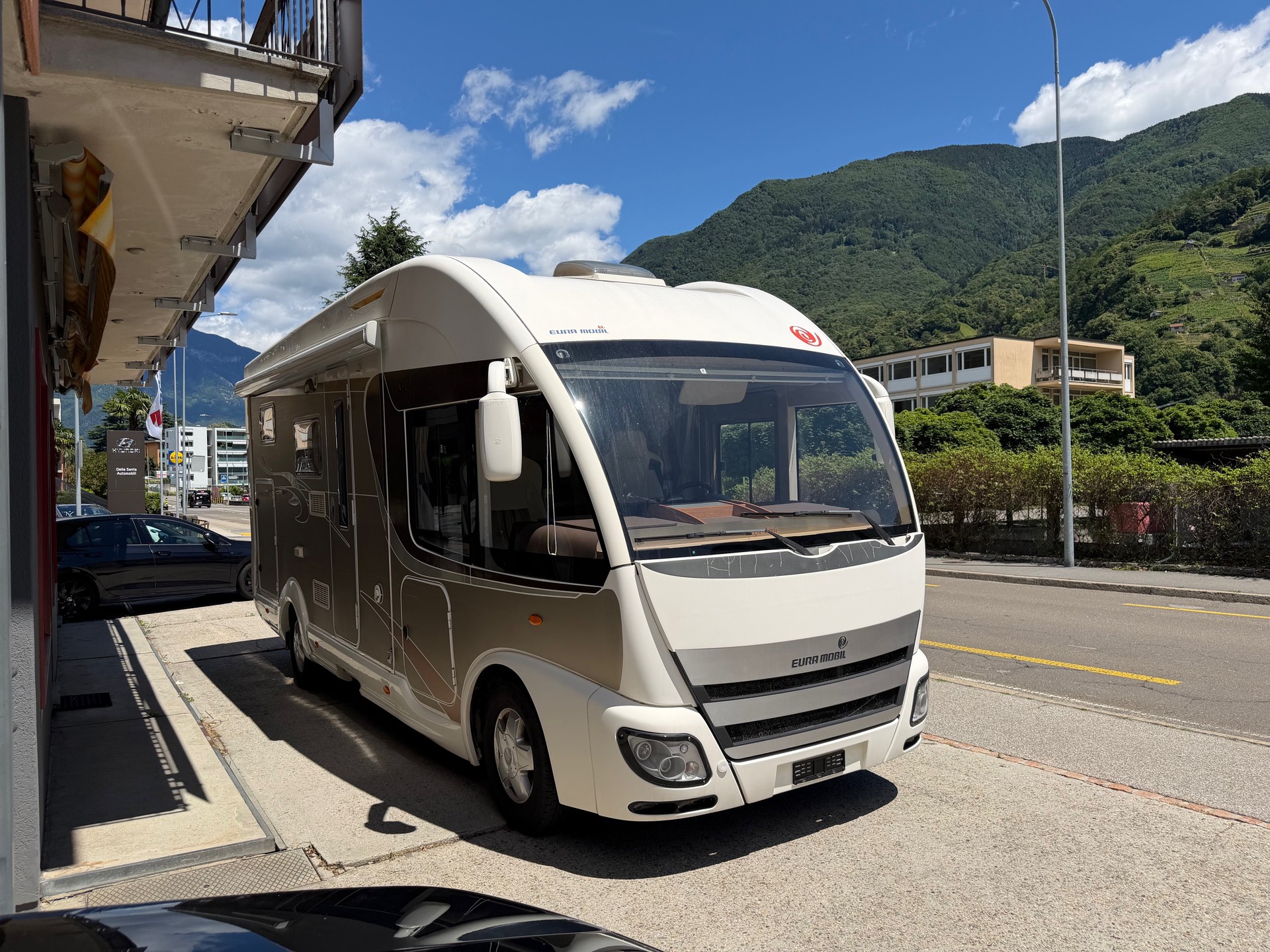 EURA MOBIL 114-image-1