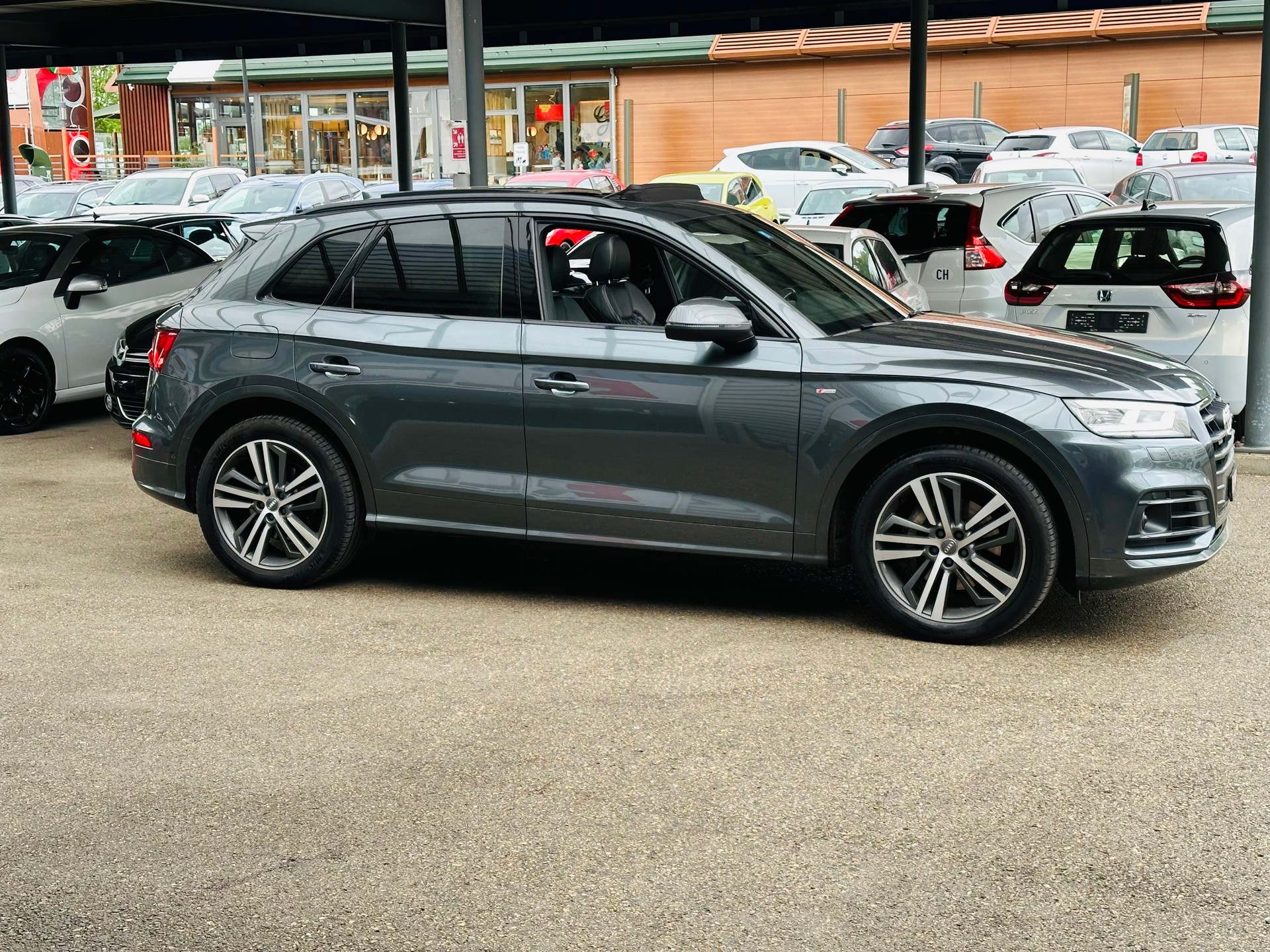 AUDI Q5 3.0 TDI sport quattro tiptronic-image-14