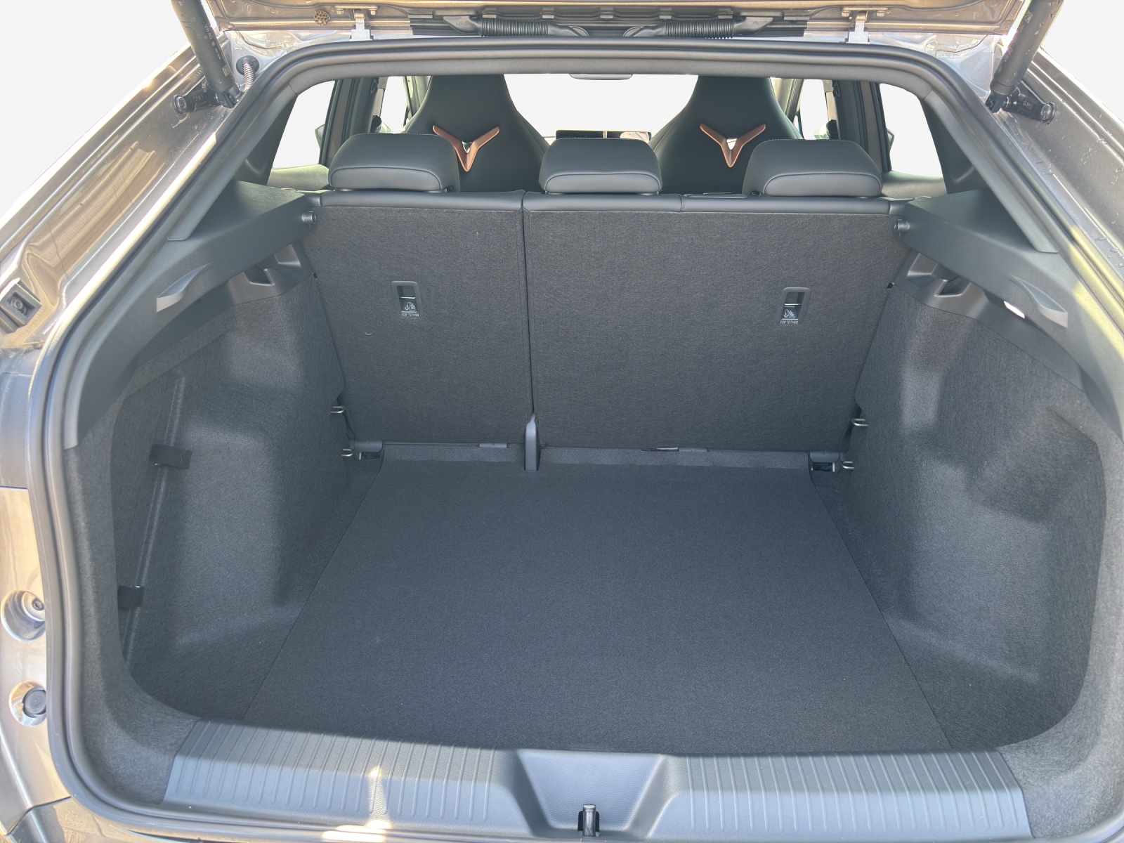 CUPRA Tavascan Type 8 77 kWh VZ-image-12
