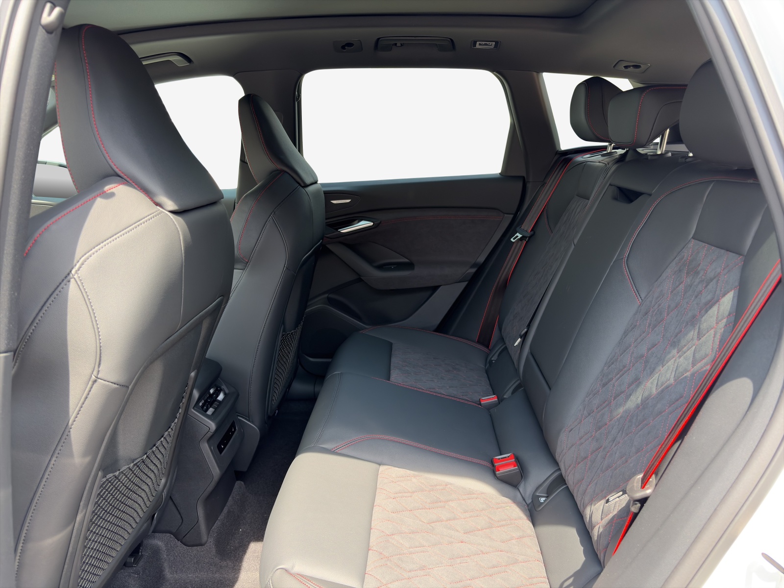 AUDI Q6 e-tron quattro-image-11