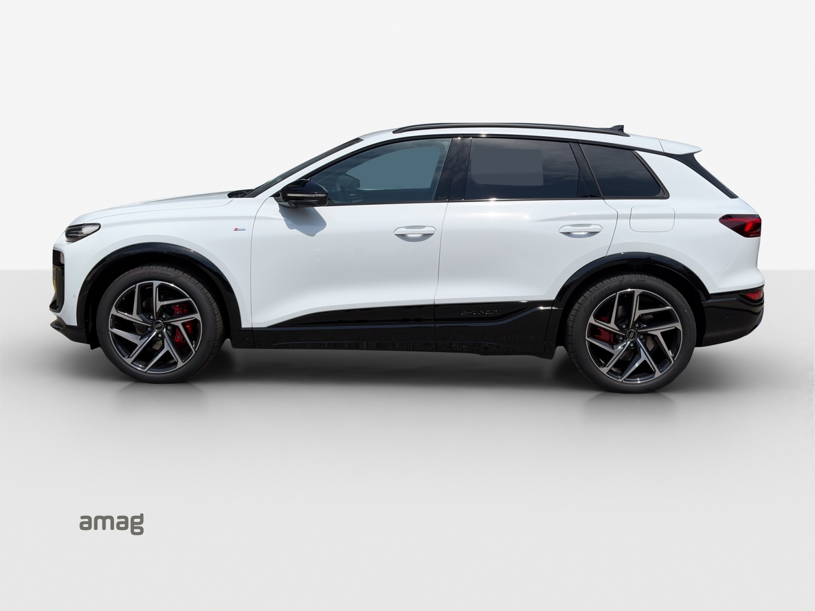 AUDI Q6 e-tron quattro-image-1