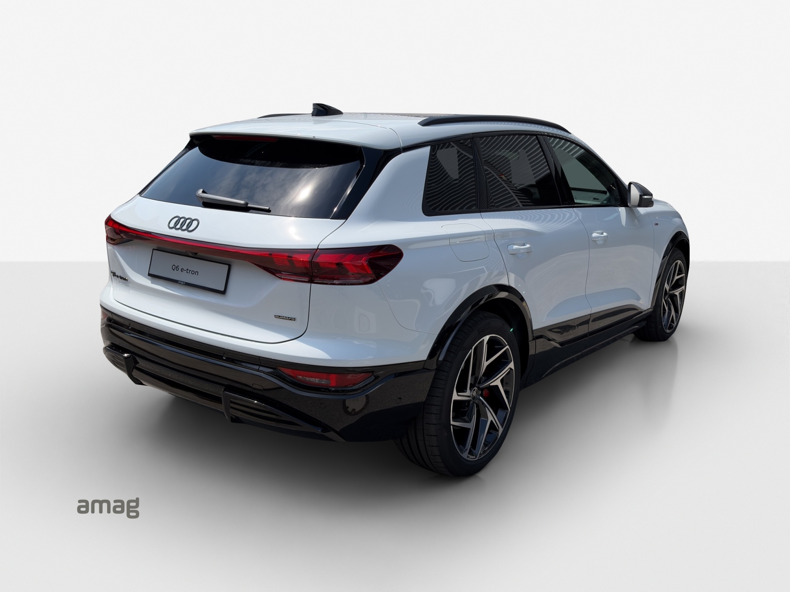 AUDI Q6 e-tron quattro-image-4