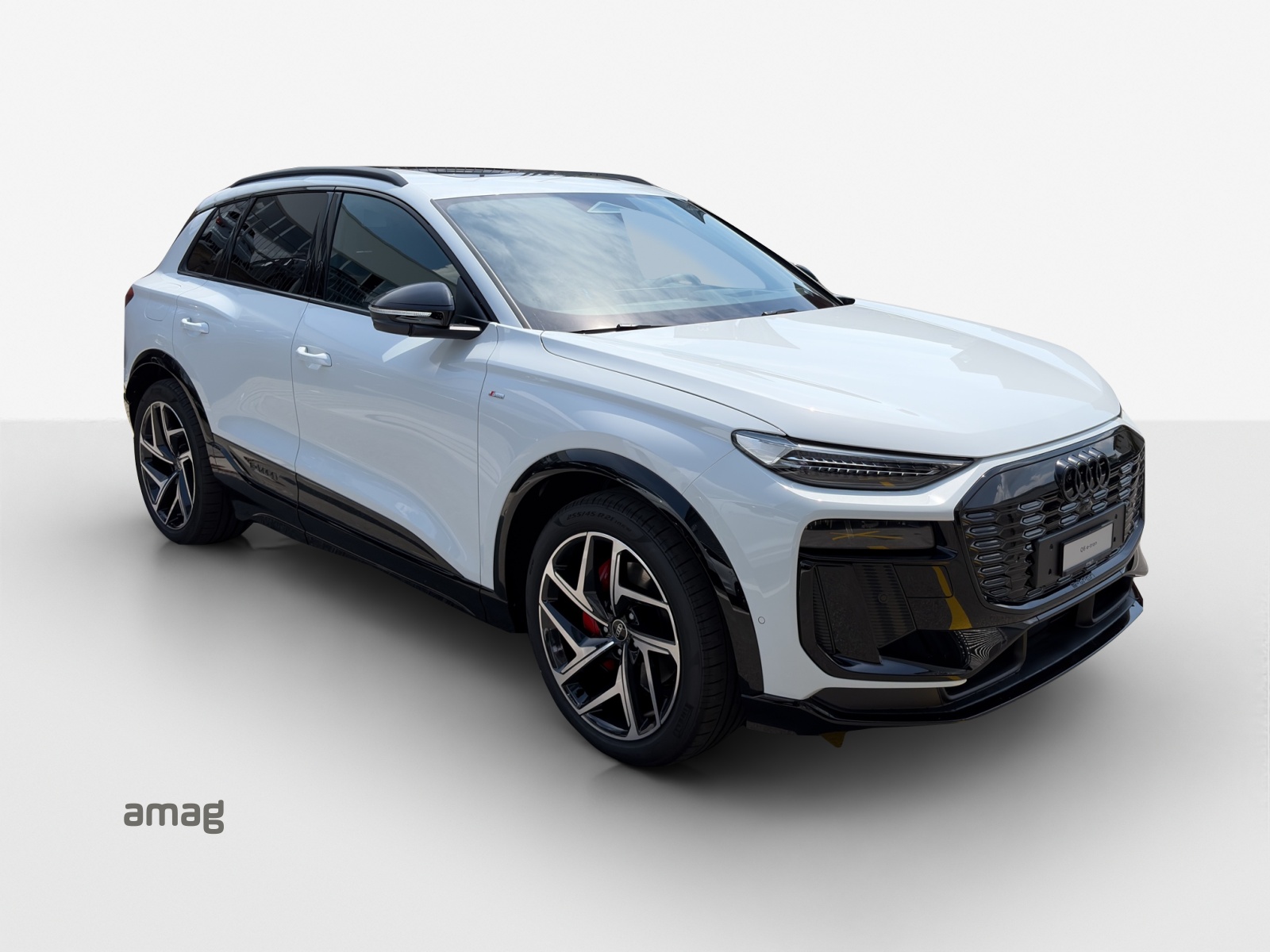 AUDI Q6 e-tron quattro-image-5