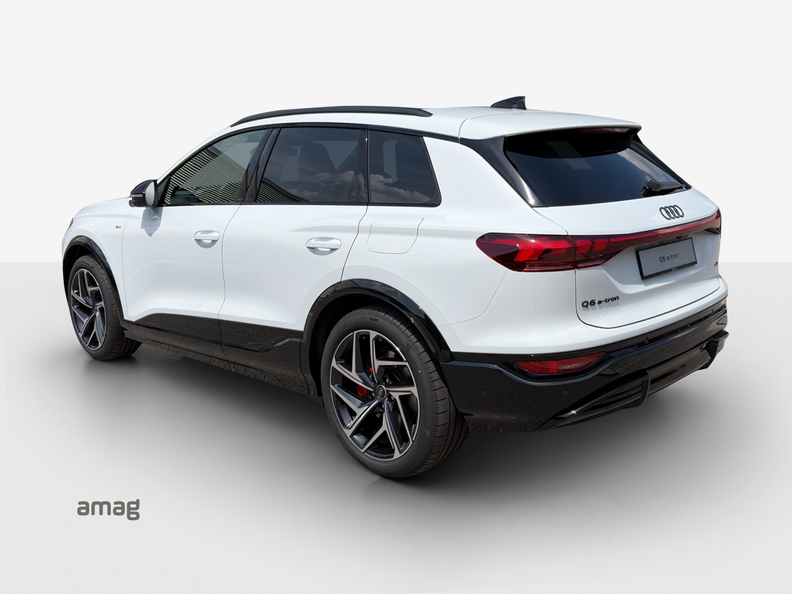 AUDI Q6 e-tron quattro-image-2