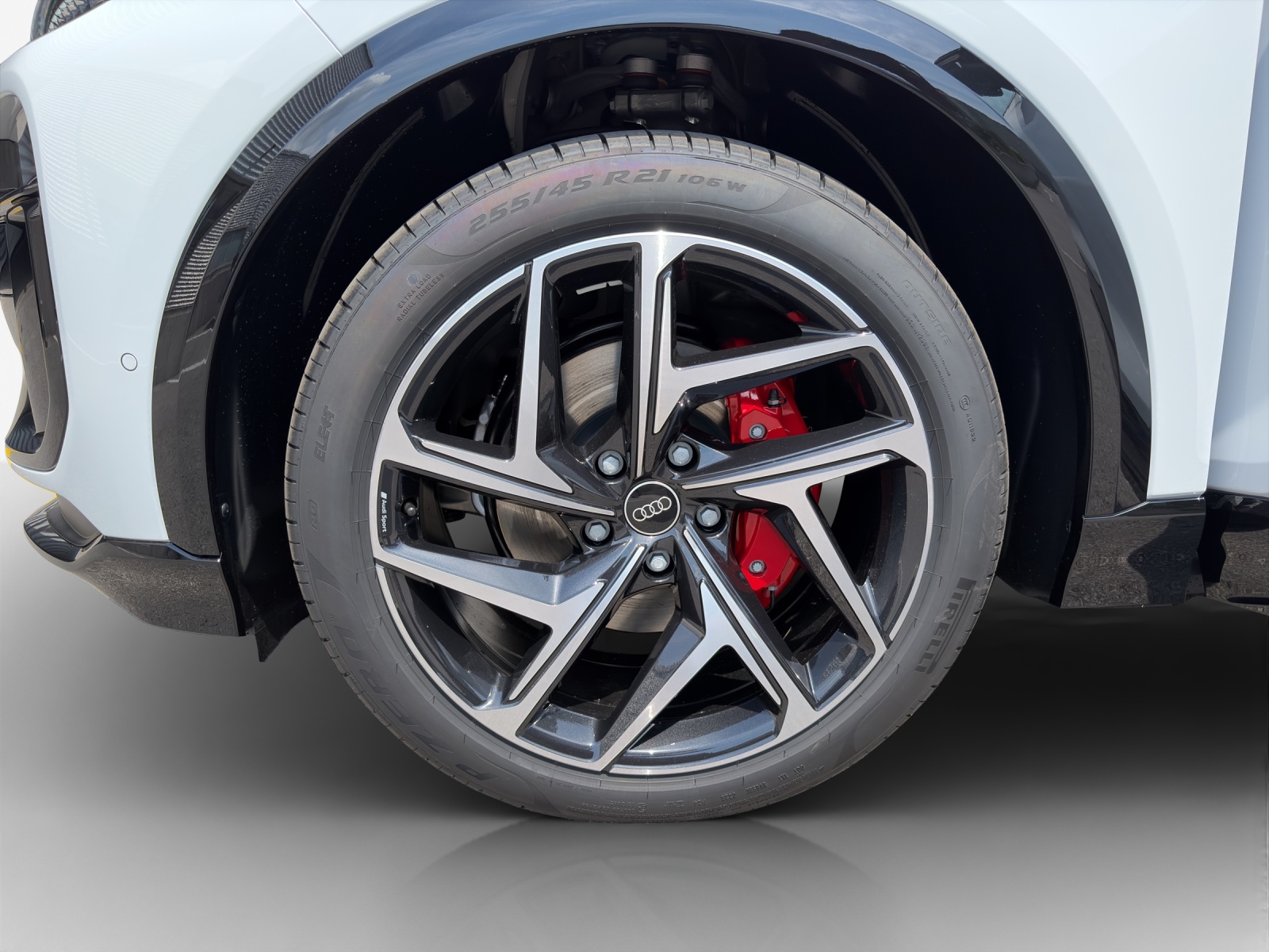 AUDI Q6 e-tron quattro-image-15