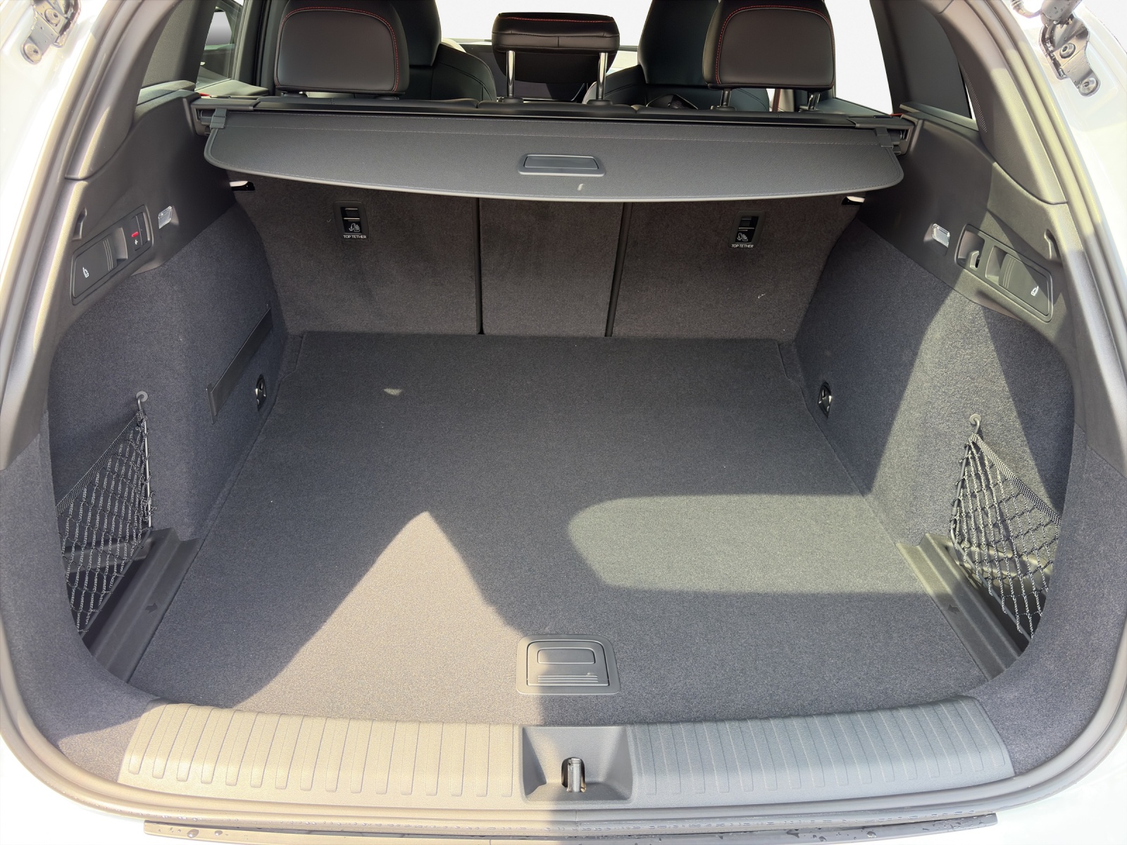 AUDI Q6 e-tron quattro-image-12
