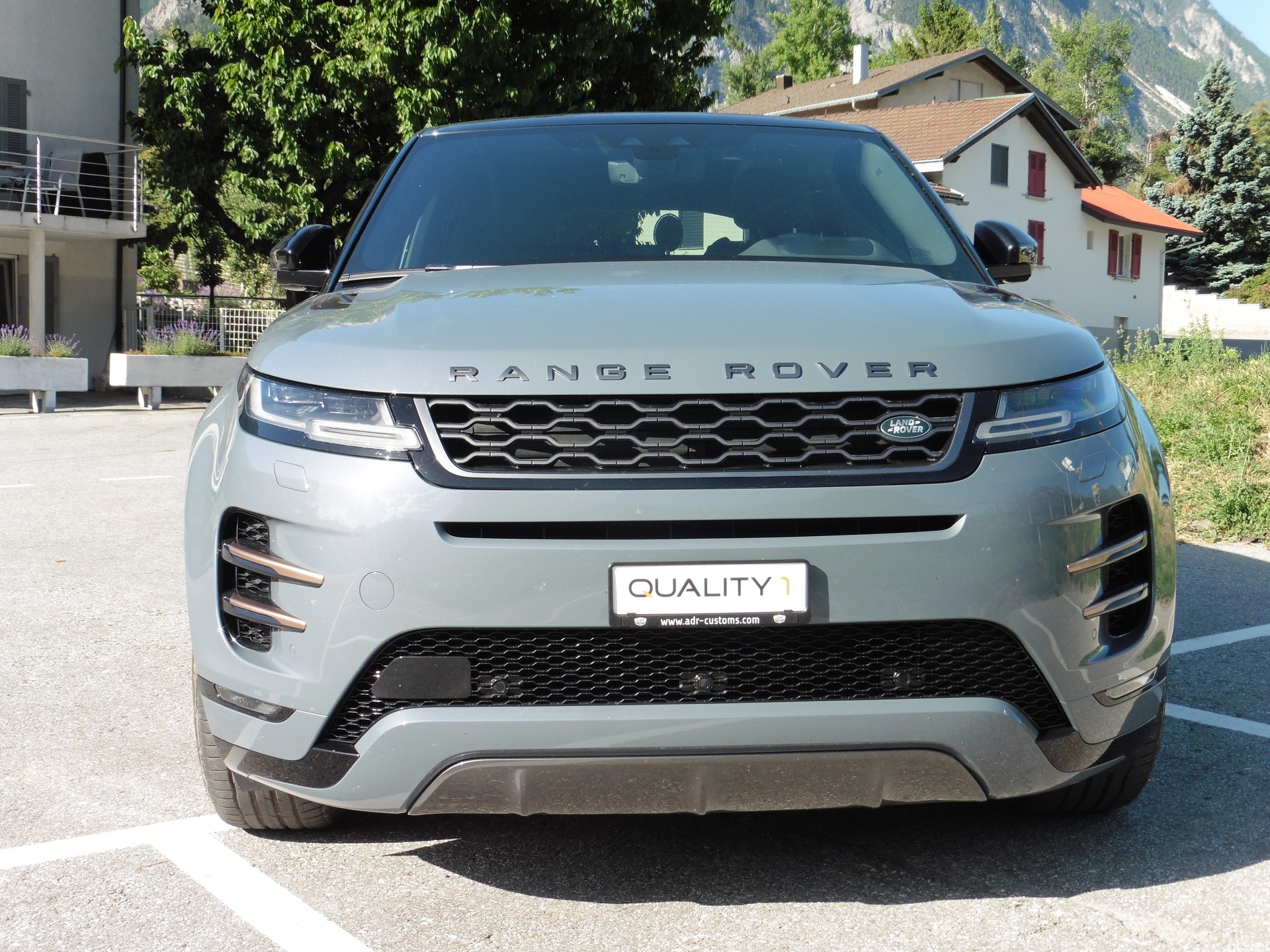 LAND ROVER Range Rover Evoque R-Dyn First Edi P 250 HSE AT9-image-2