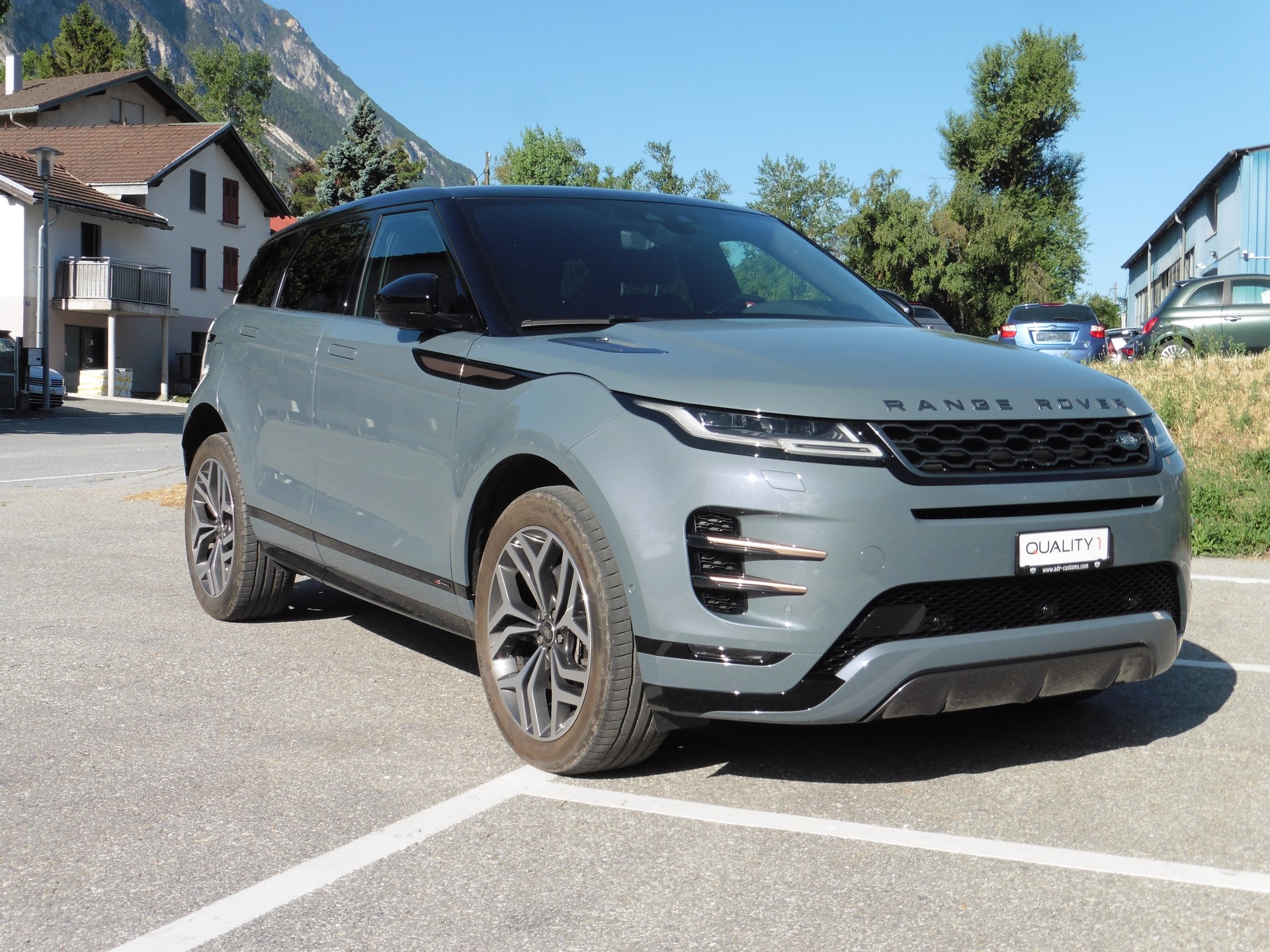 LAND ROVER Range Rover Evoque R-Dyn First Edi P 250 HSE AT9-image-0
