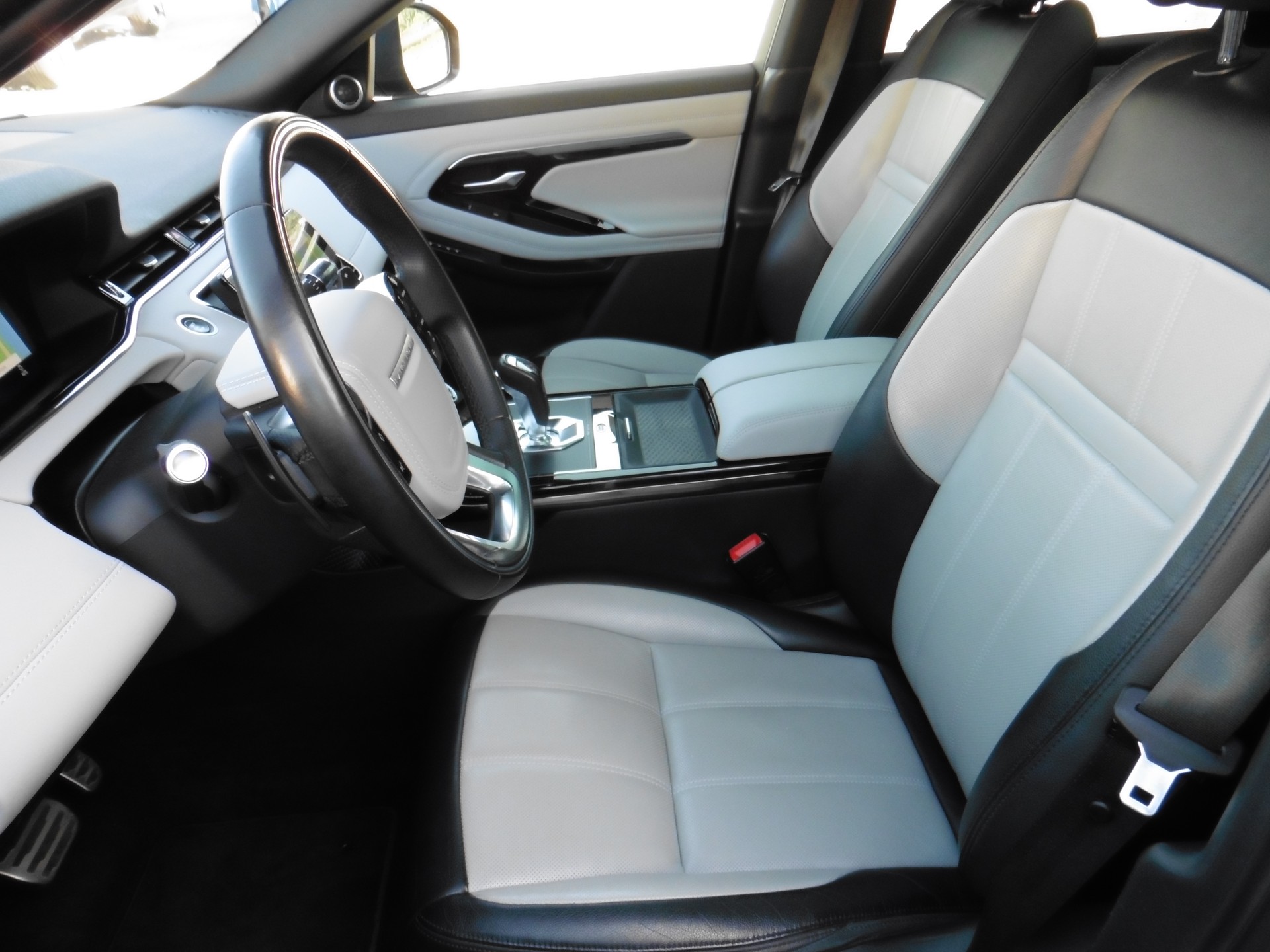 LAND ROVER Range Rover Evoque R-Dyn First Edi P 250 HSE AT9-image-18
