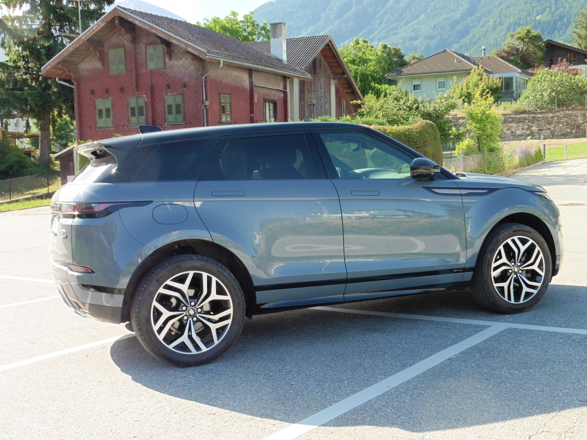 LAND ROVER Range Rover Evoque R-Dyn First Edi P 250 HSE AT9-image-9