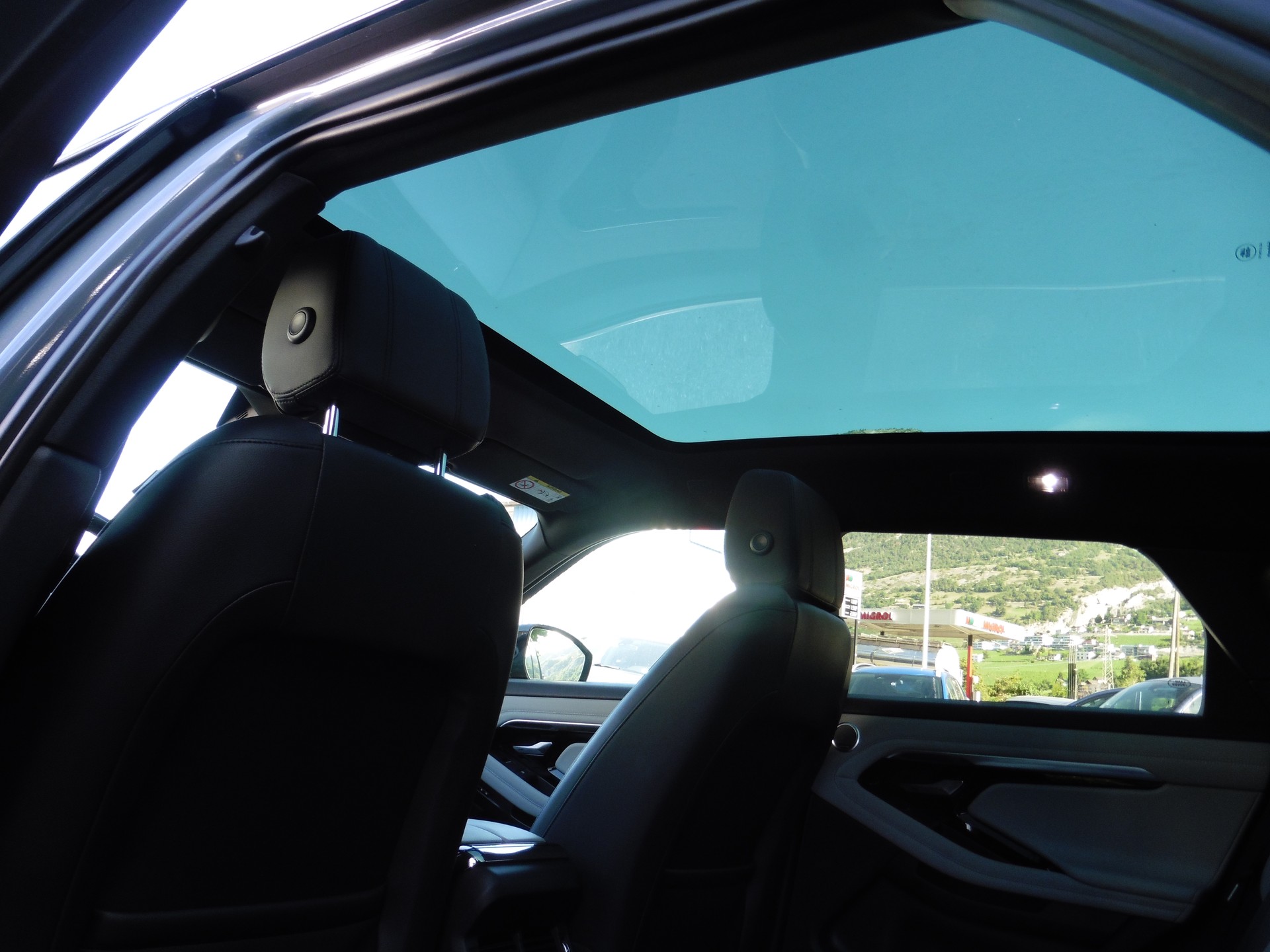 LAND ROVER Range Rover Evoque R-Dyn First Edi P 250 HSE AT9-image-21