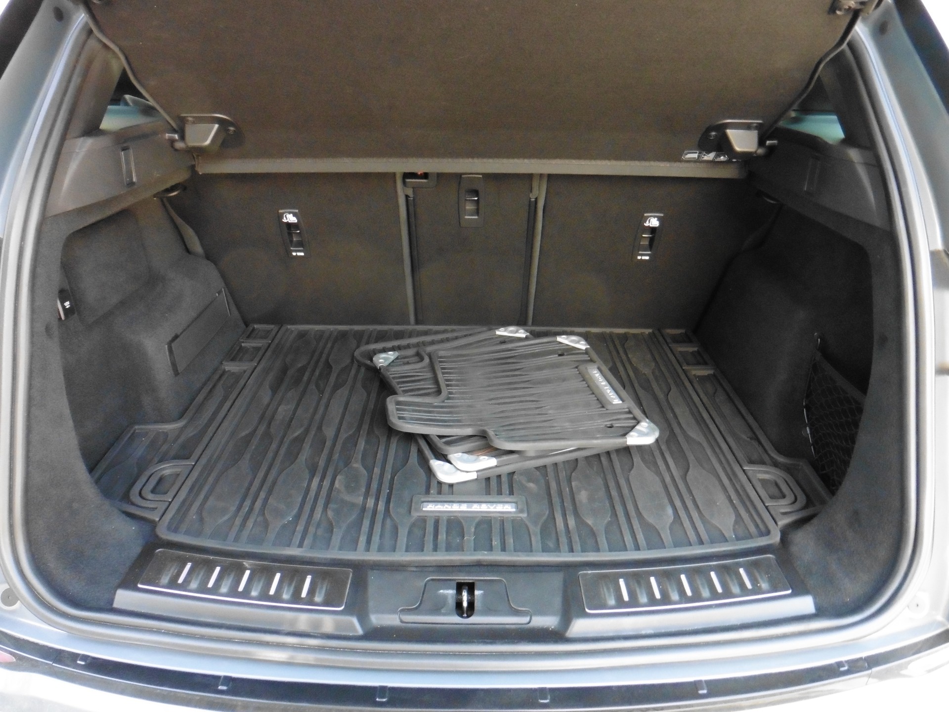 LAND ROVER Range Rover Evoque R-Dyn First Edi P 250 HSE AT9-image-23
