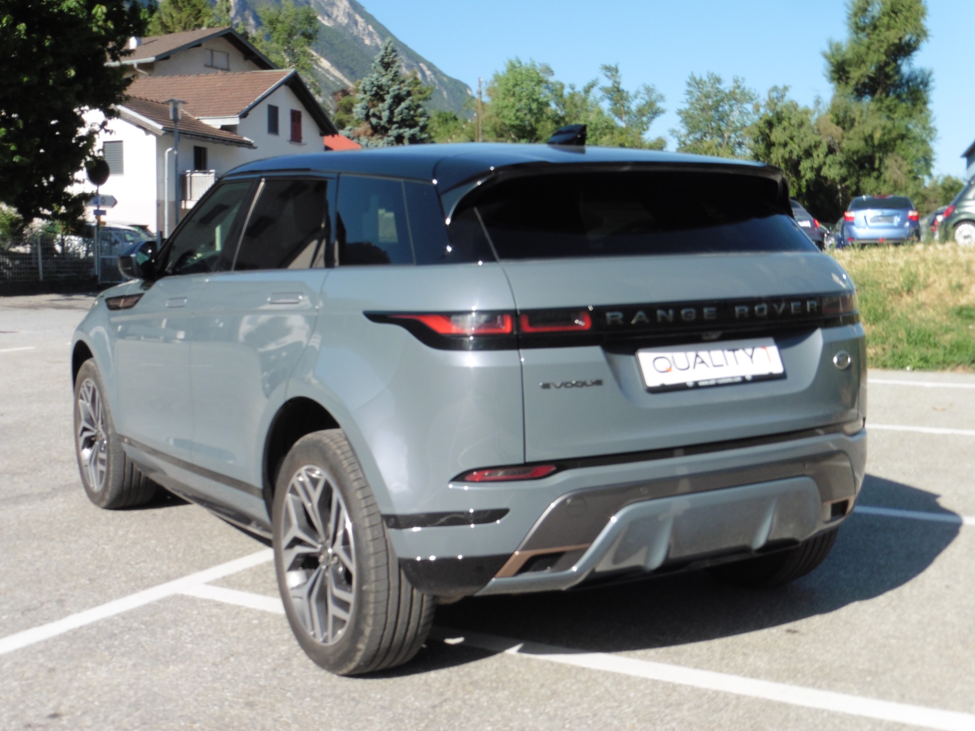 LAND ROVER Range Rover Evoque R-Dyn First Edi P 250 HSE AT9-image-6