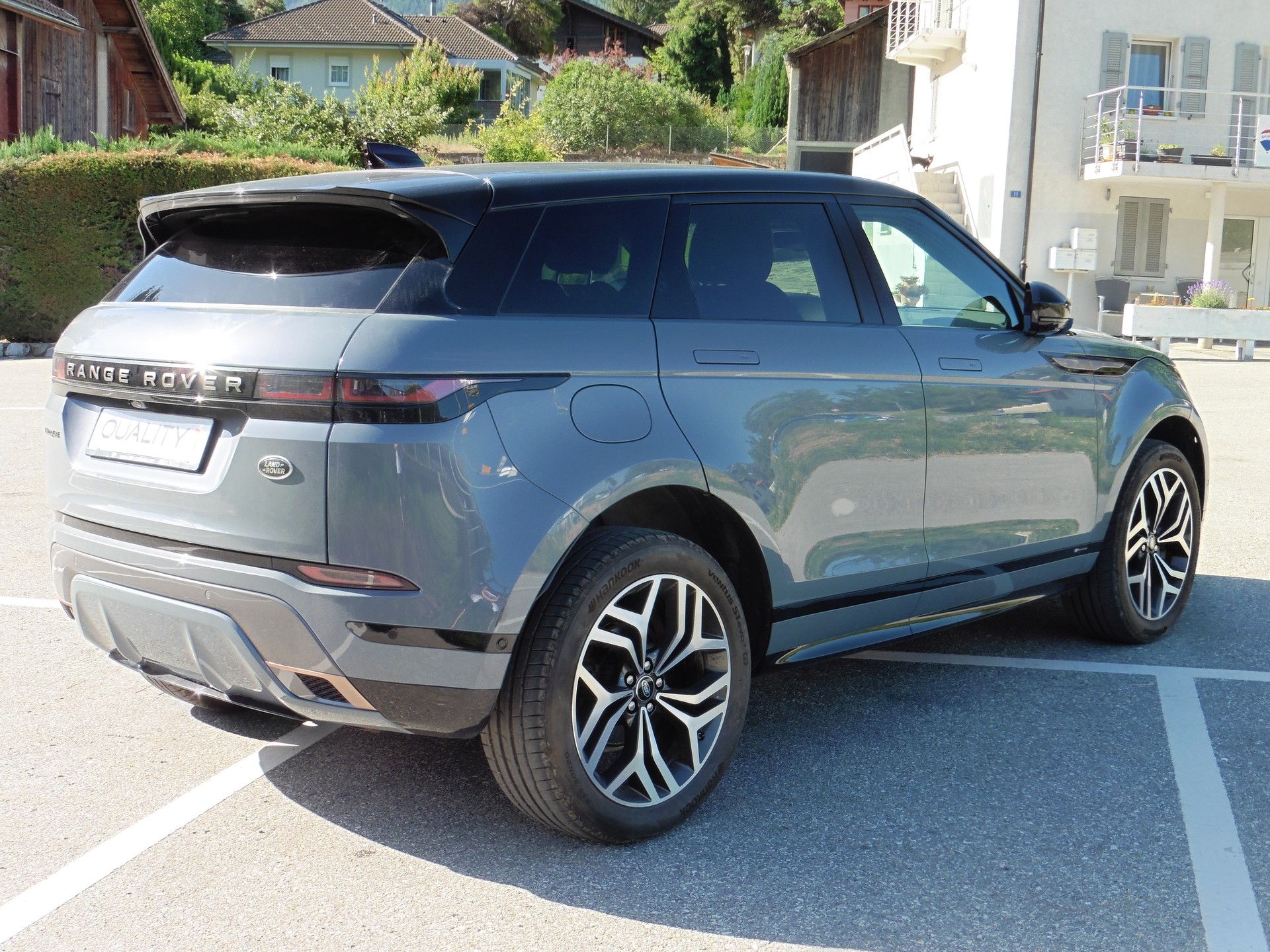 LAND ROVER Range Rover Evoque R-Dyn First Edi P 250 HSE AT9-image-8