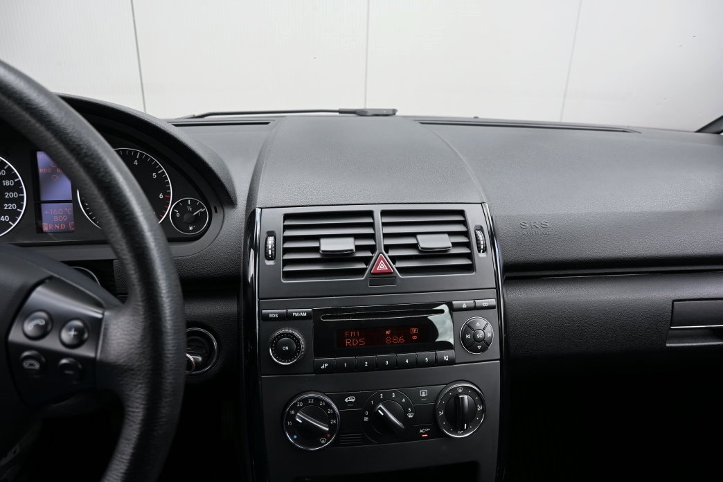 MERCEDES-BENZ A 170 Classic Automat-image-11