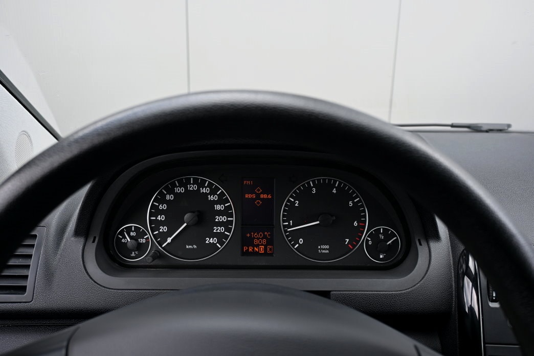 MERCEDES-BENZ A 170 Classic Automat-image-10