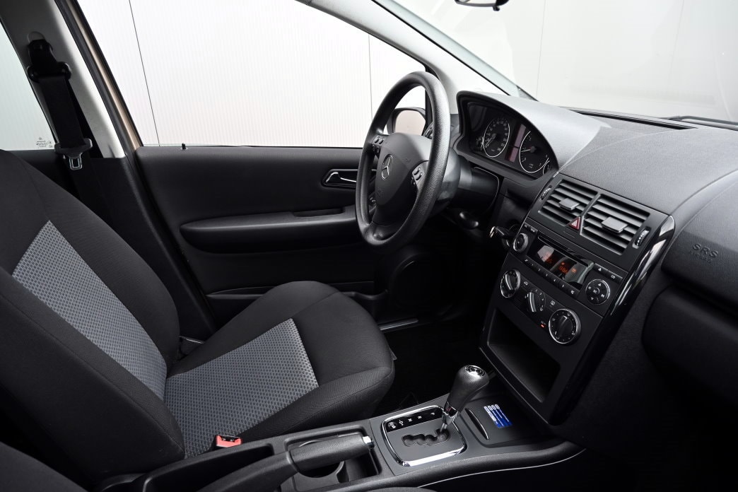 MERCEDES-BENZ A 170 Classic Automat-image-6