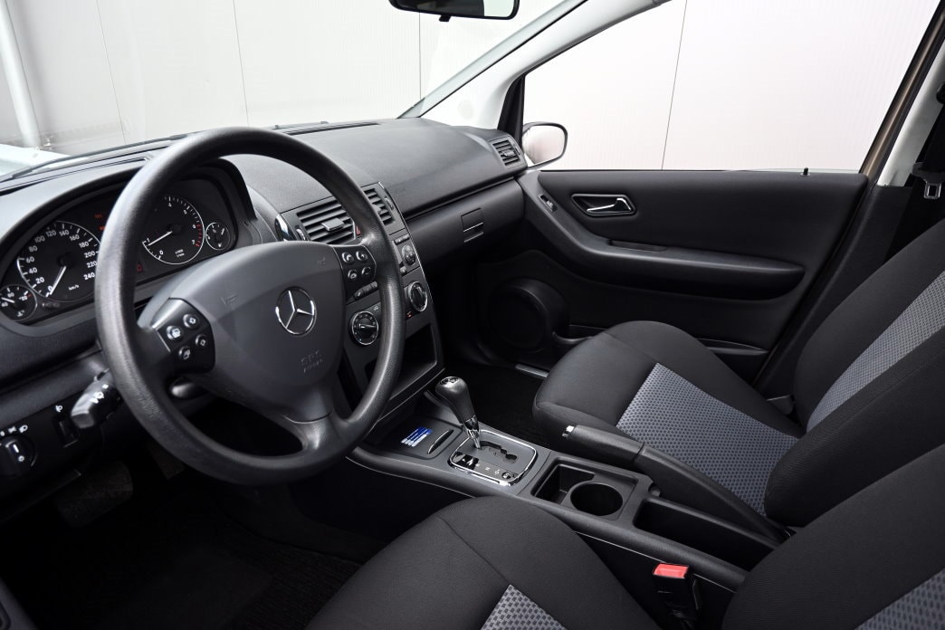 MERCEDES-BENZ A 170 Classic Automat-image-8