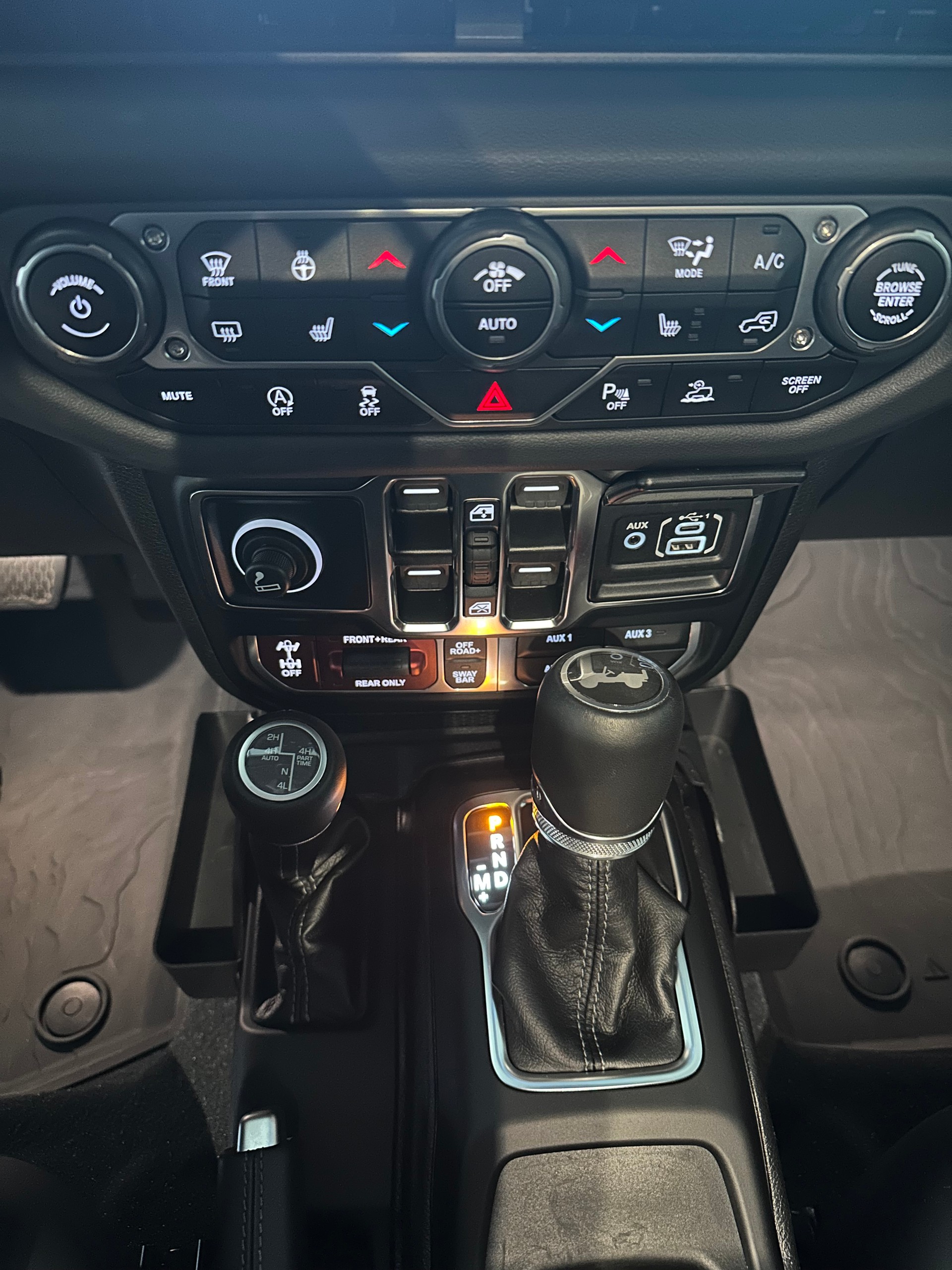 JEEP Wrangler 2.0 Unlimited Rubicon Automatic-image-7