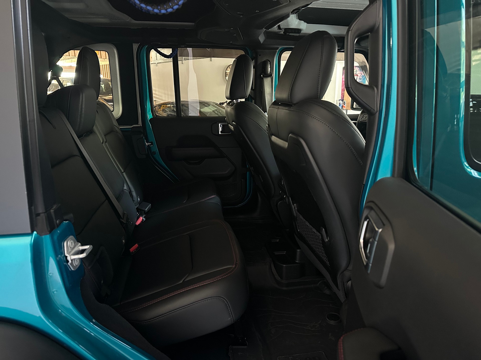 JEEP Wrangler 2.0 Unlimited Rubicon Automatic-image-5