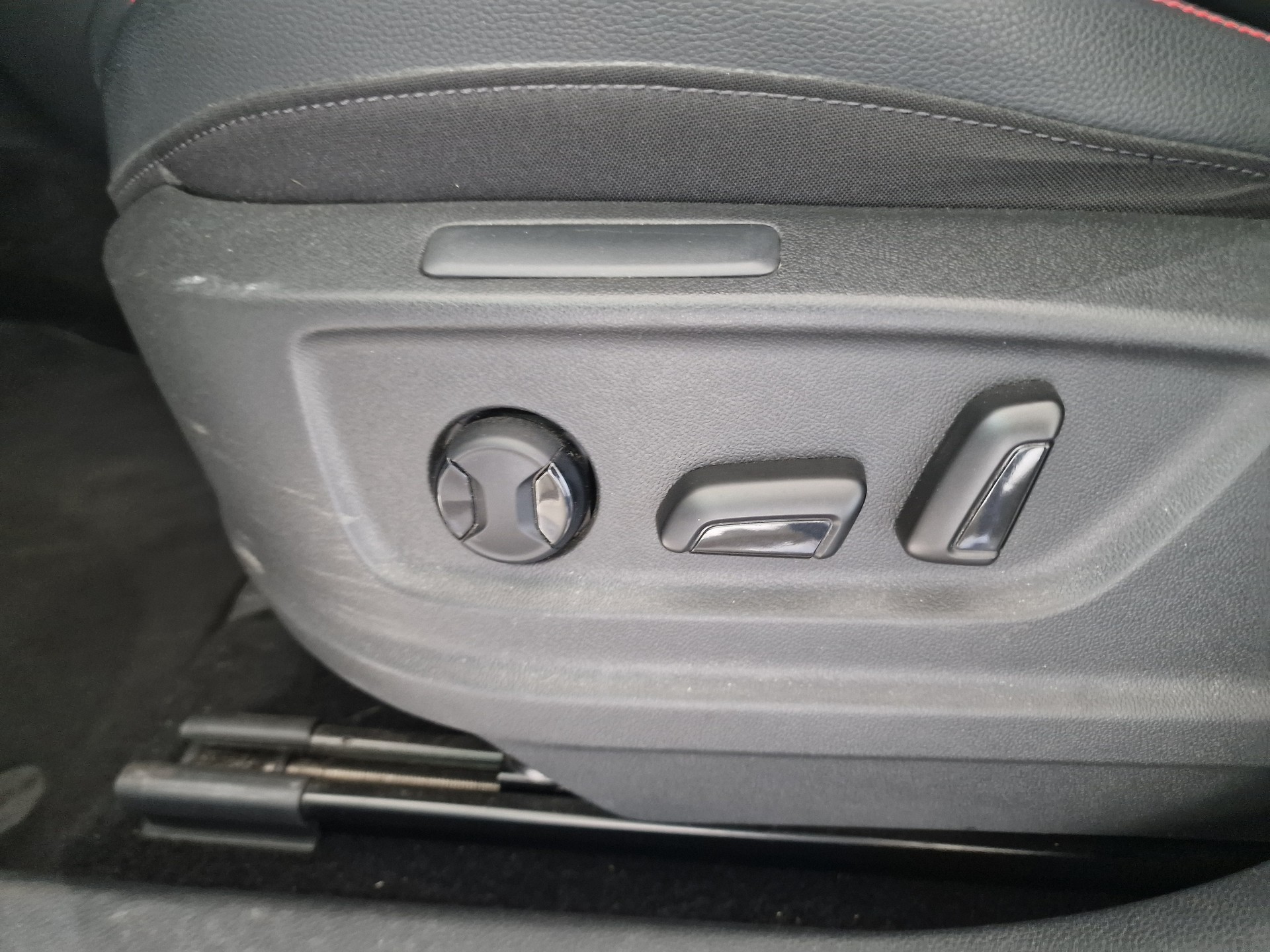 SEAT Ateca 2.0 TSI FR 4Drive DSG 24Mt Gara 8fach-image-12