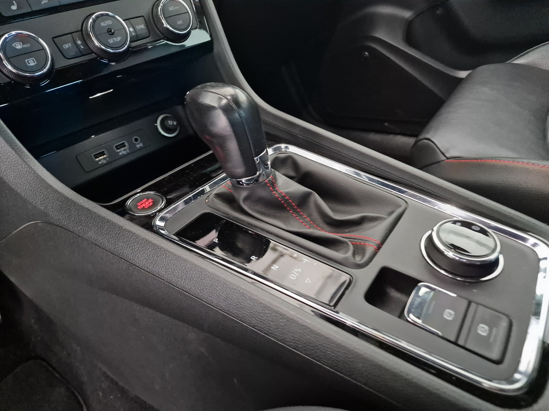 SEAT Ateca 2.0 TSI FR 4Drive DSG 24Mt Gara 8fach-image-18