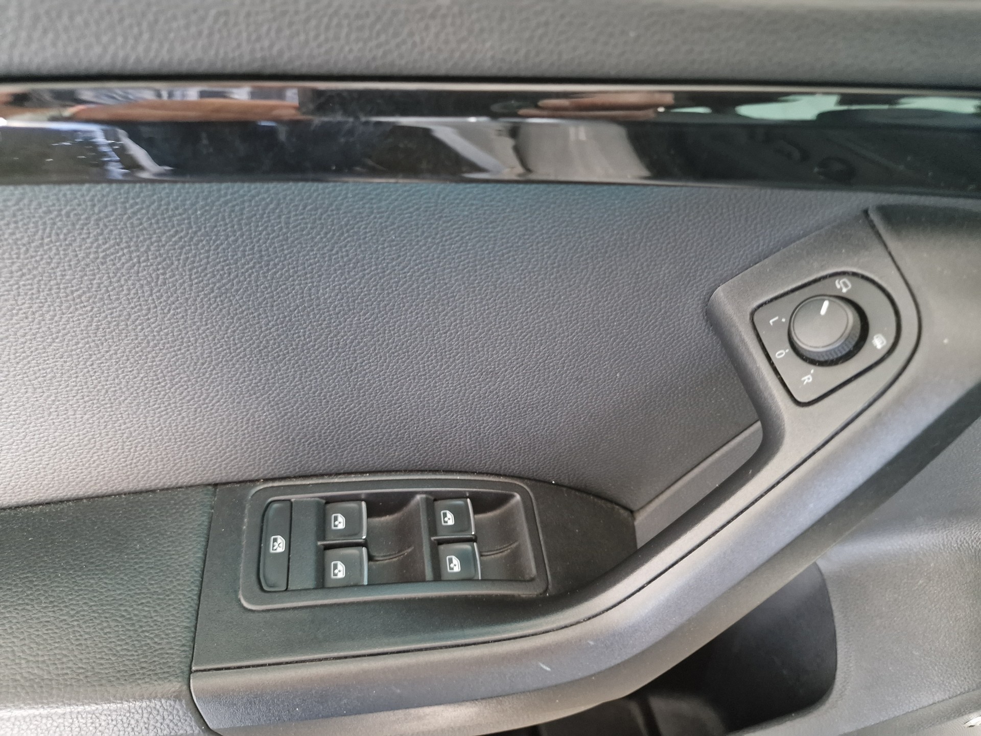 SEAT Ateca 2.0 TSI FR 4Drive DSG 24Mt Gara 8fach-image-28