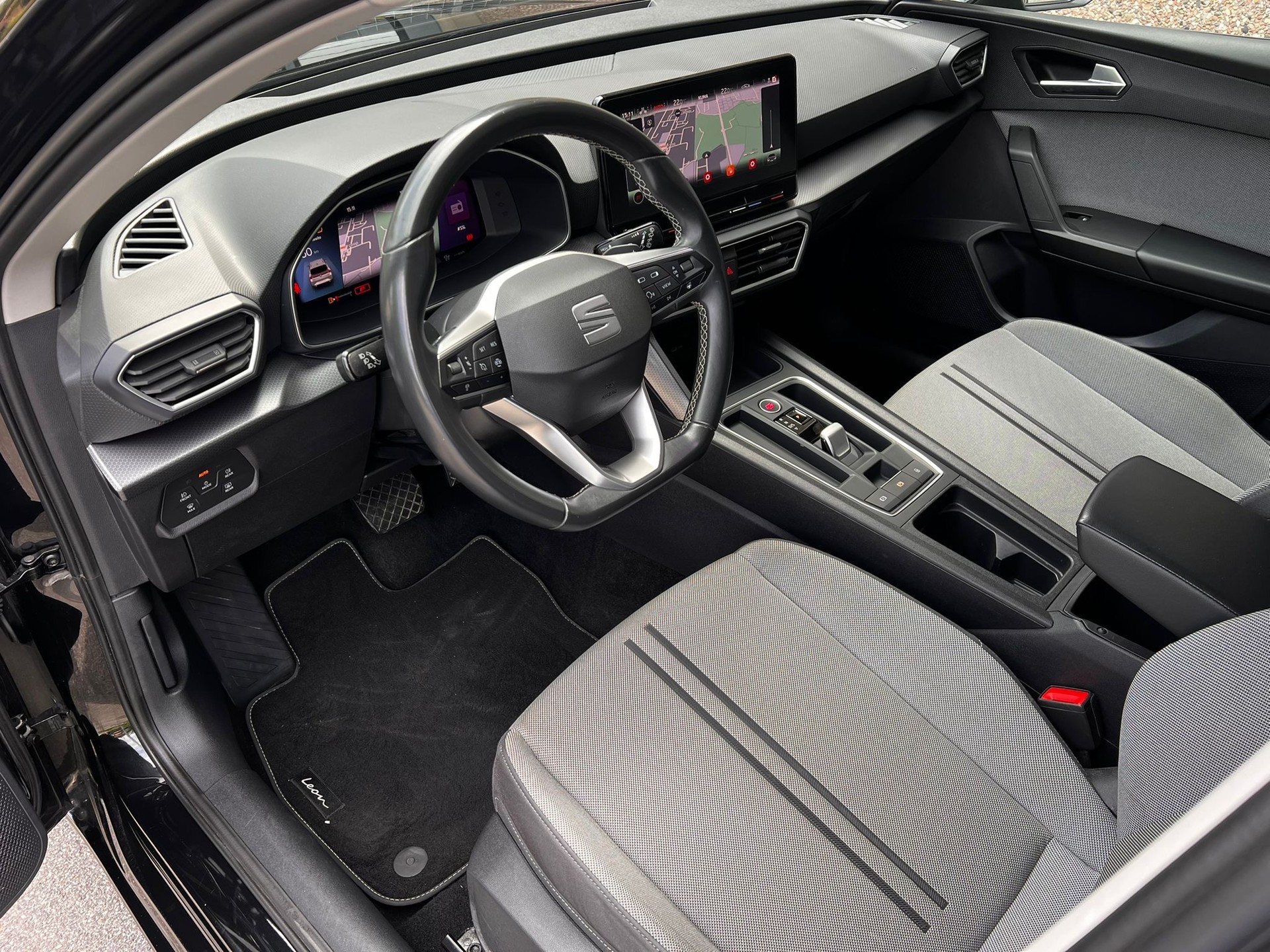 SEAT Leon ST 2.0 TDI EVO DSG 4Drive Style-image-11