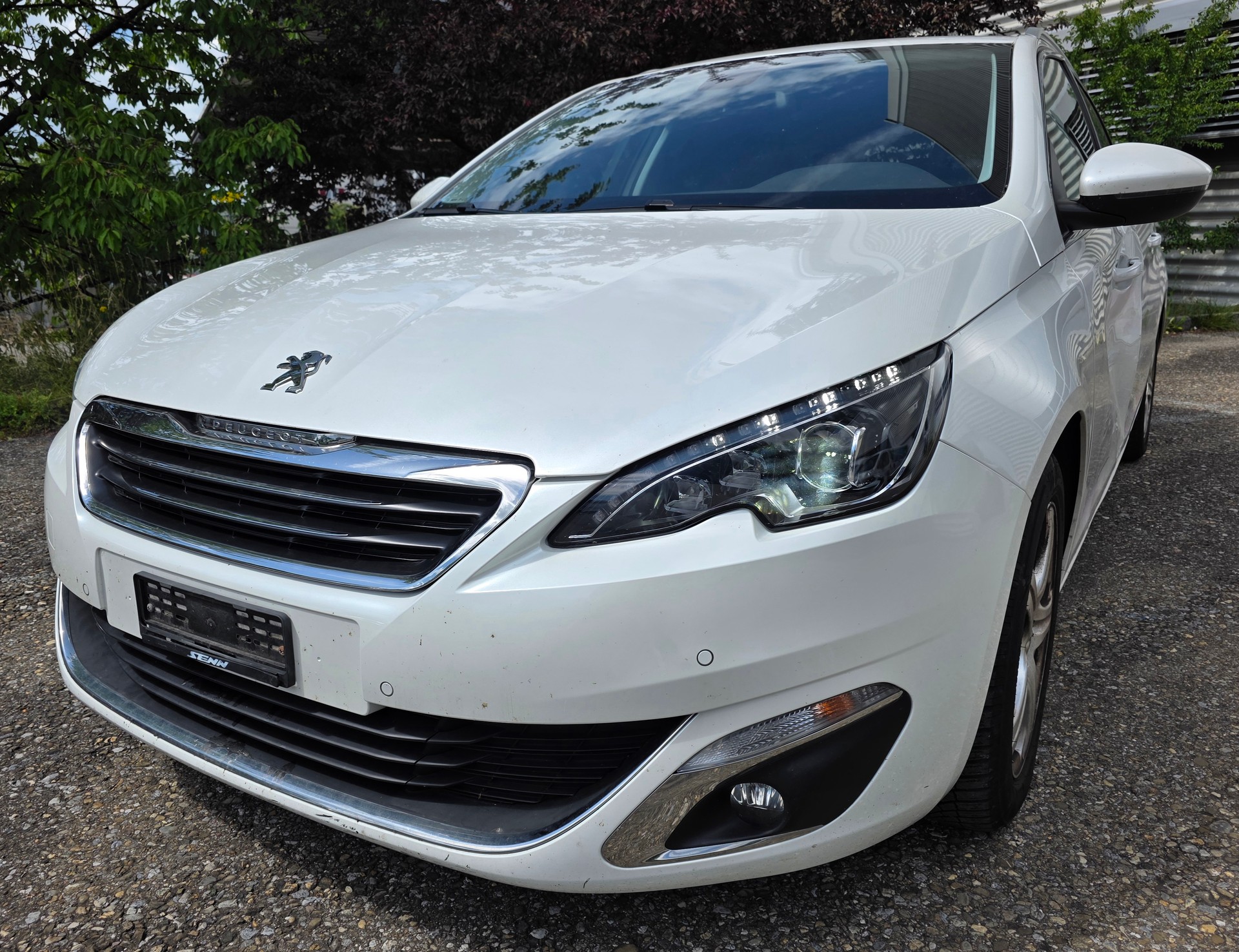PEUGEOT 308 SW 1.2 THP Allure-image-2
