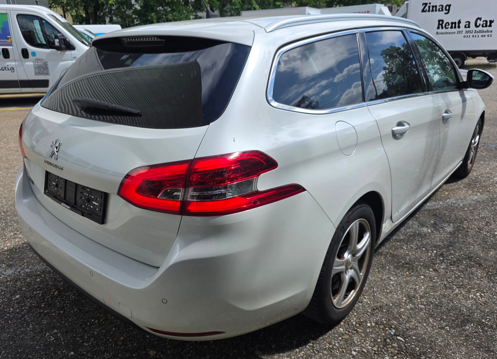PEUGEOT 308 SW 1.2 THP Allure-image-3