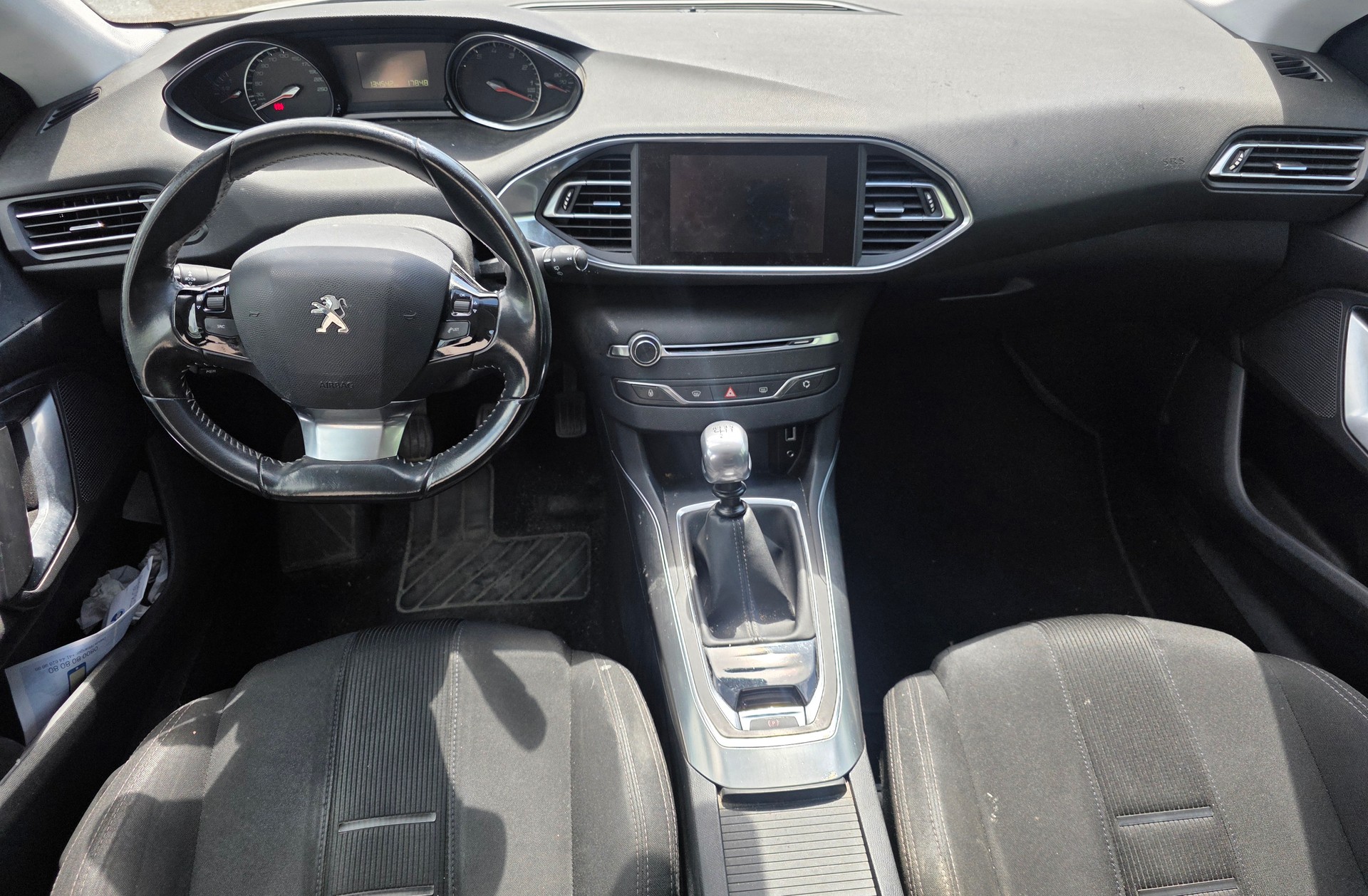 PEUGEOT 308 SW 1.2 THP Allure-image-5