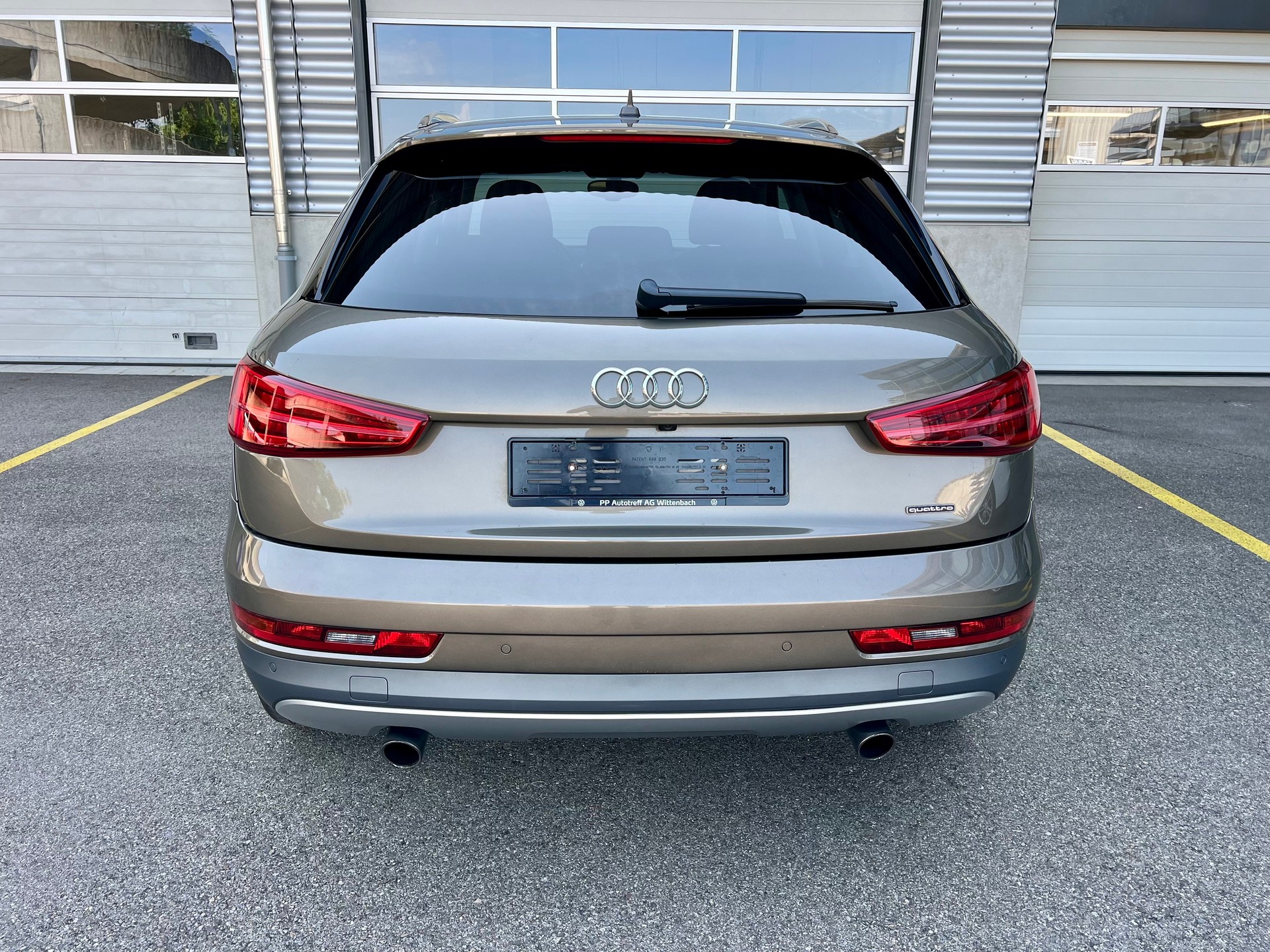 AUDI Q3 2.0 TFSI quattro S-Tronic-image-5