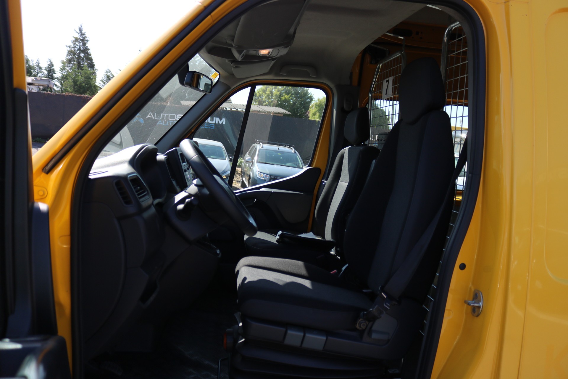 RENAULT Master T35 2.3dCi 135 L3H3-image-11