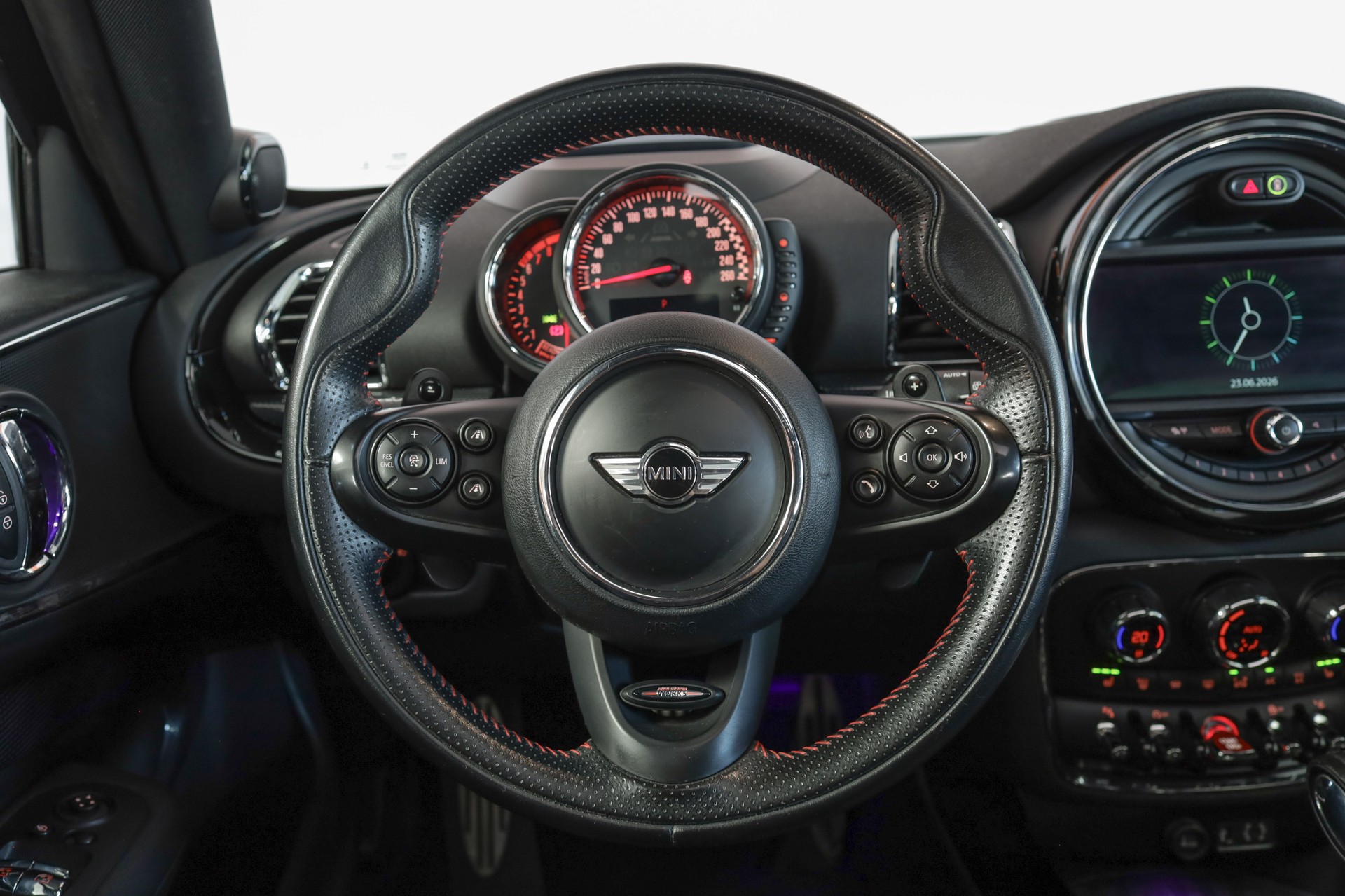 MINI Clubman Cooper John Cooper Works ALL4 Steptronic-image-11