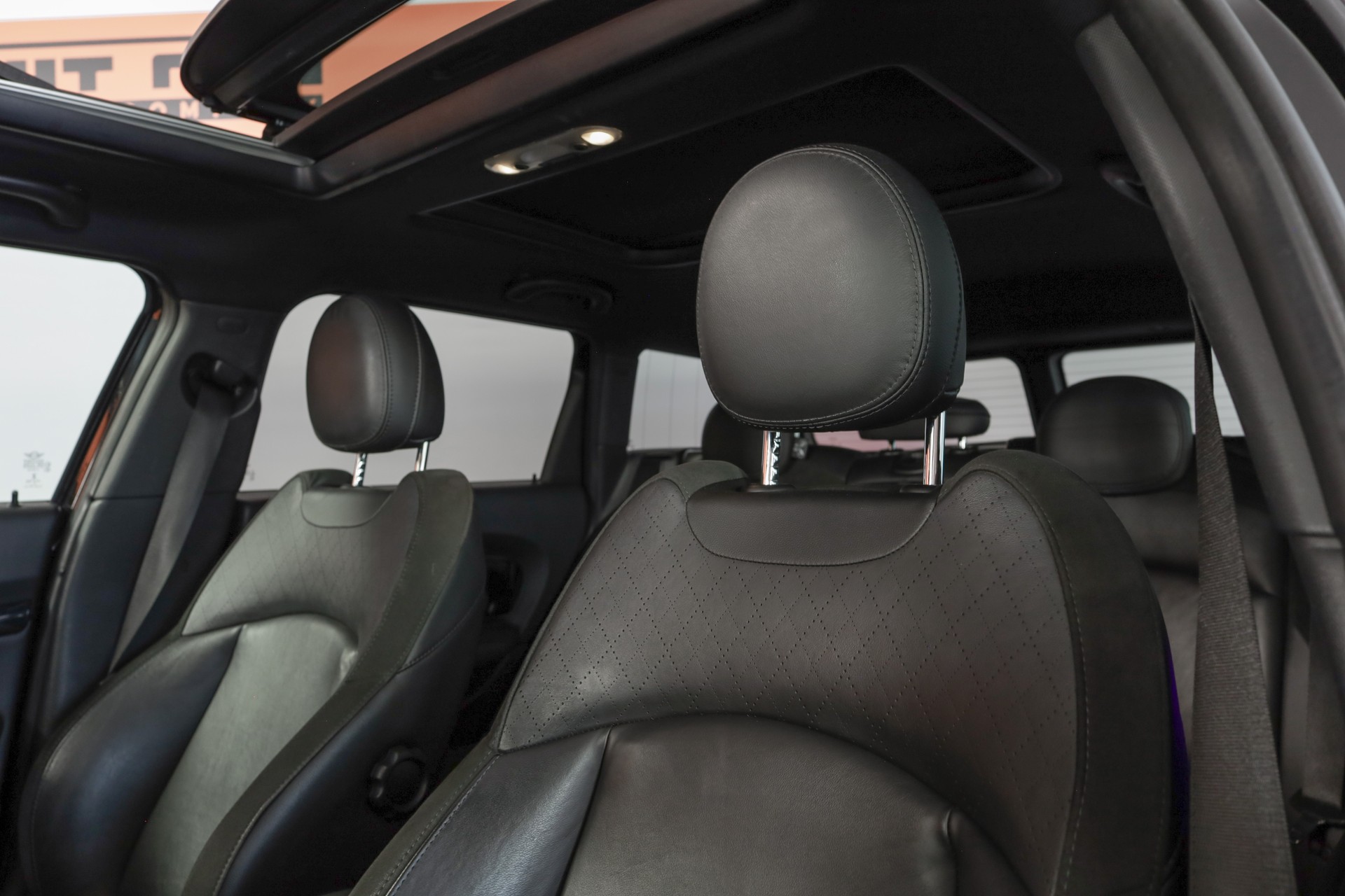 MINI Clubman Cooper John Cooper Works ALL4 Steptronic-image-24